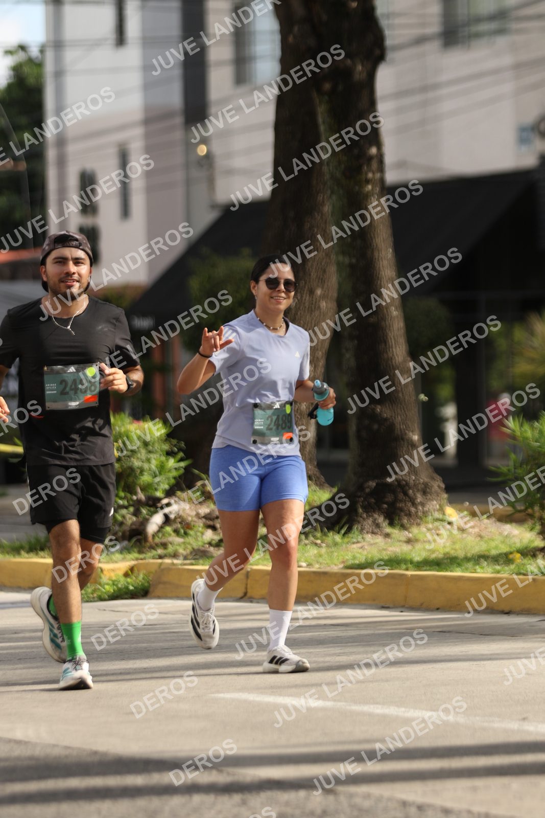 Foto de ADIDAS SPLITS GUADALAJARA 15K / 30K en Av. San Ignacio esquina Av. Ignacio L. Vallarta, Zapopan a las 09:12 · dorsal 2488, 2489