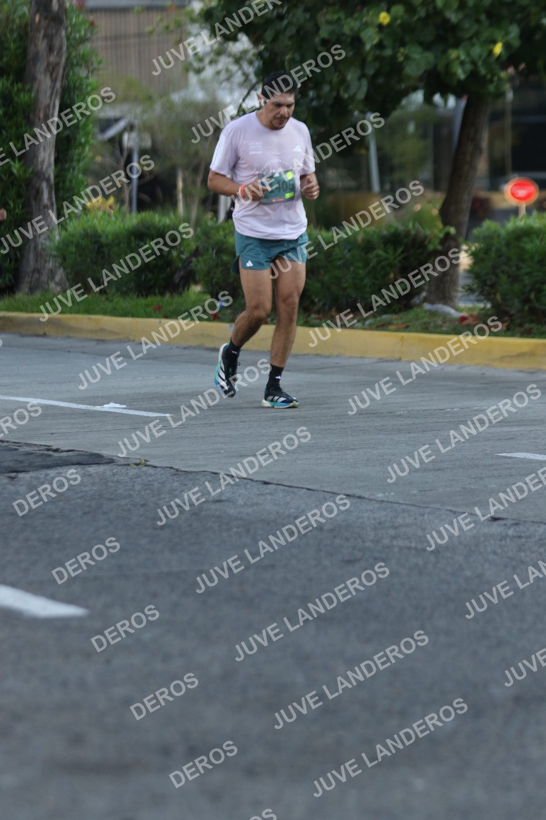 Foto de ADIDAS SPLITS GUADALAJARA 15K / 30K en Av. San Ignacio esquina Av. Ignacio L. Vallarta, Zapopan a las 07:41 · dorsal 1405