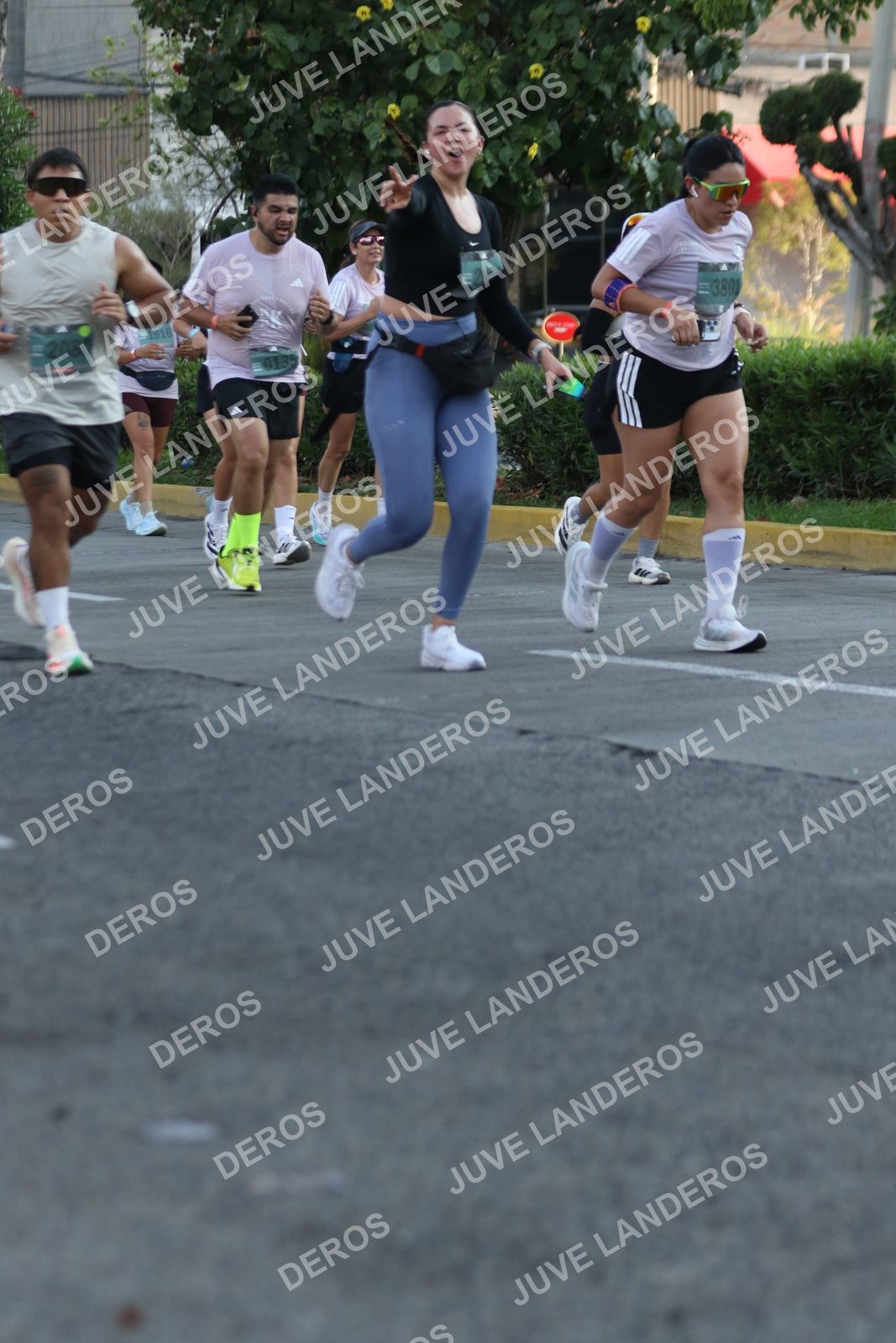 Foto de ADIDAS SPLITS GUADALAJARA 15K / 30K en Av. San Ignacio esquina Av. Ignacio L. Vallarta, Zapopan a las 07:37 · dorsal 2080