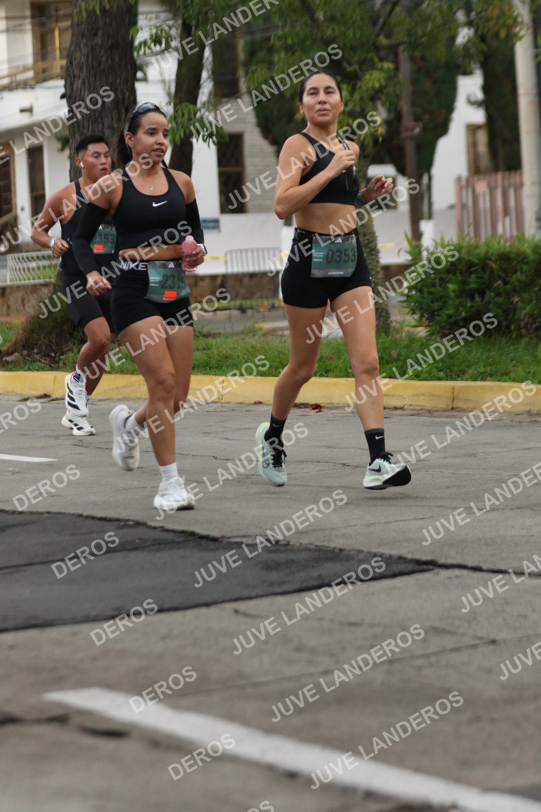 Foto de ADIDAS SPLITS GUADALAJARA 15K / 30K en Av. San Ignacio esquina Av. Ignacio L. Vallarta, Zapopan a las 06:53 · dorsal 2353, 2315