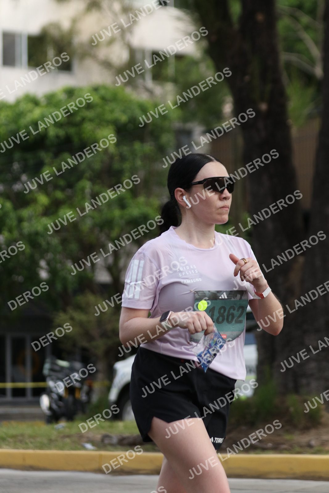 Foto de ADIDAS SPLITS GUADALAJARA 15K / 30K en Av. San Ignacio esquina Av. Ignacio L. Vallarta, Zapopan a las 09:01 · dorsal 1862