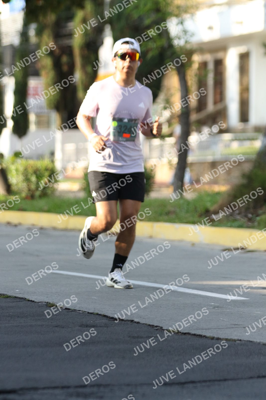 Foto de ADIDAS SPLITS GUADALAJARA 15K / 30K en Av. San Ignacio esquina Av. Ignacio L. Vallarta, Zapopan a las 08:22 · dorsal 3247