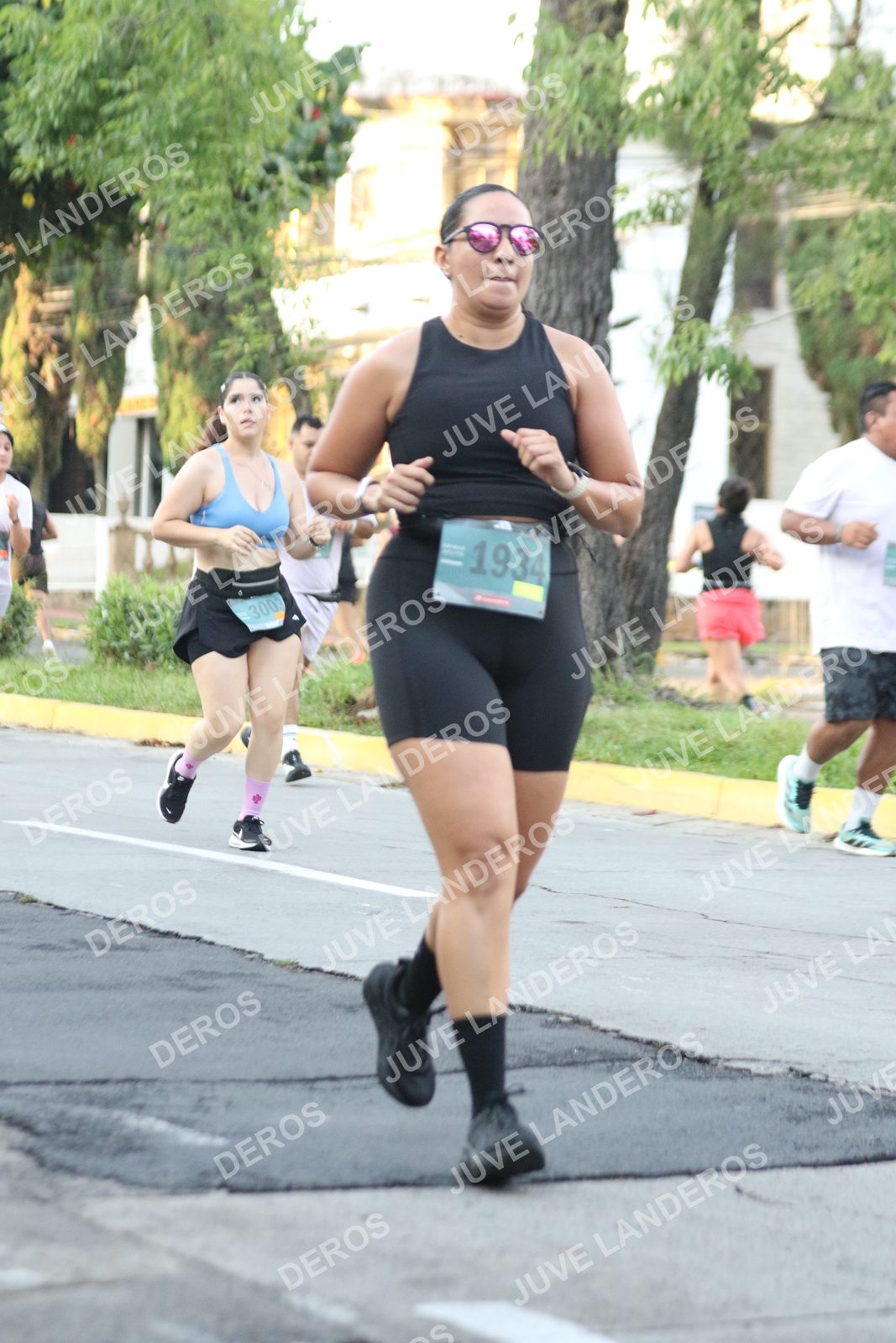 Foto de ADIDAS SPLITS GUADALAJARA 15K / 30K en Av. San Ignacio esquina Av. Ignacio L. Vallarta, Zapopan a las 07:18 · dorsal 1934, 3003