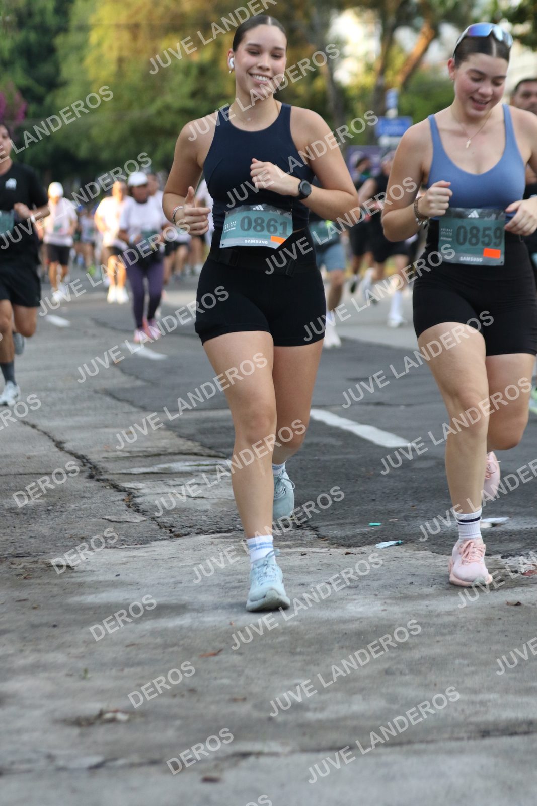 Foto de ADIDAS SPLITS GUADALAJARA 15K / 30K en Av. San Ignacio esquina Av. Ignacio L. Vallarta, Zapopan a las 07:10 · dorsal 859, 861