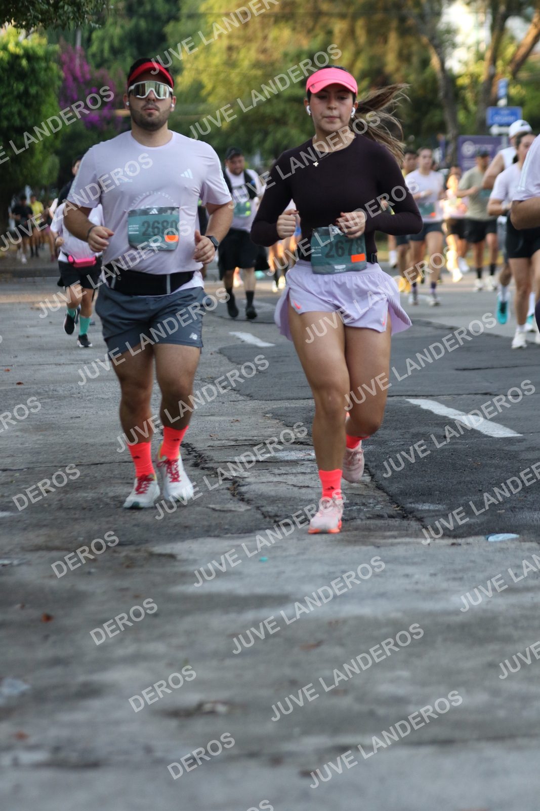 Foto de ADIDAS SPLITS GUADALAJARA 15K / 30K en Av. San Ignacio esquina Av. Ignacio L. Vallarta, Zapopan a las 07:16 · dorsal 2680, 2678