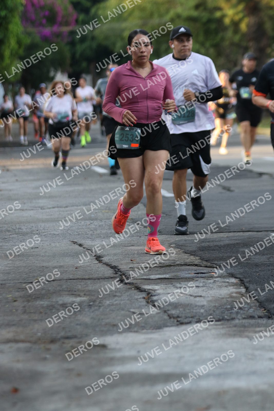 Foto de ADIDAS SPLITS GUADALAJARA 15K / 30K en Av. San Ignacio esquina Av. Ignacio L. Vallarta, Zapopan a las 07:13 · dorsal 2534, 128