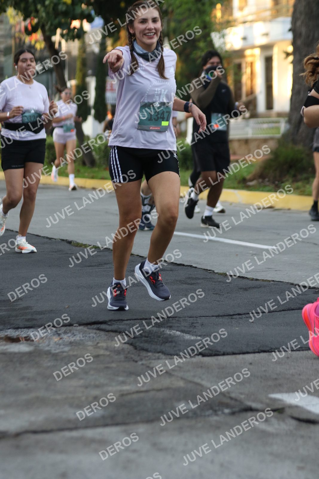 Foto de ADIDAS SPLITS GUADALAJARA 15K / 30K en Av. San Ignacio esquina Av. Ignacio L. Vallarta, Zapopan a las 07:11 · dorsal 1347, 30