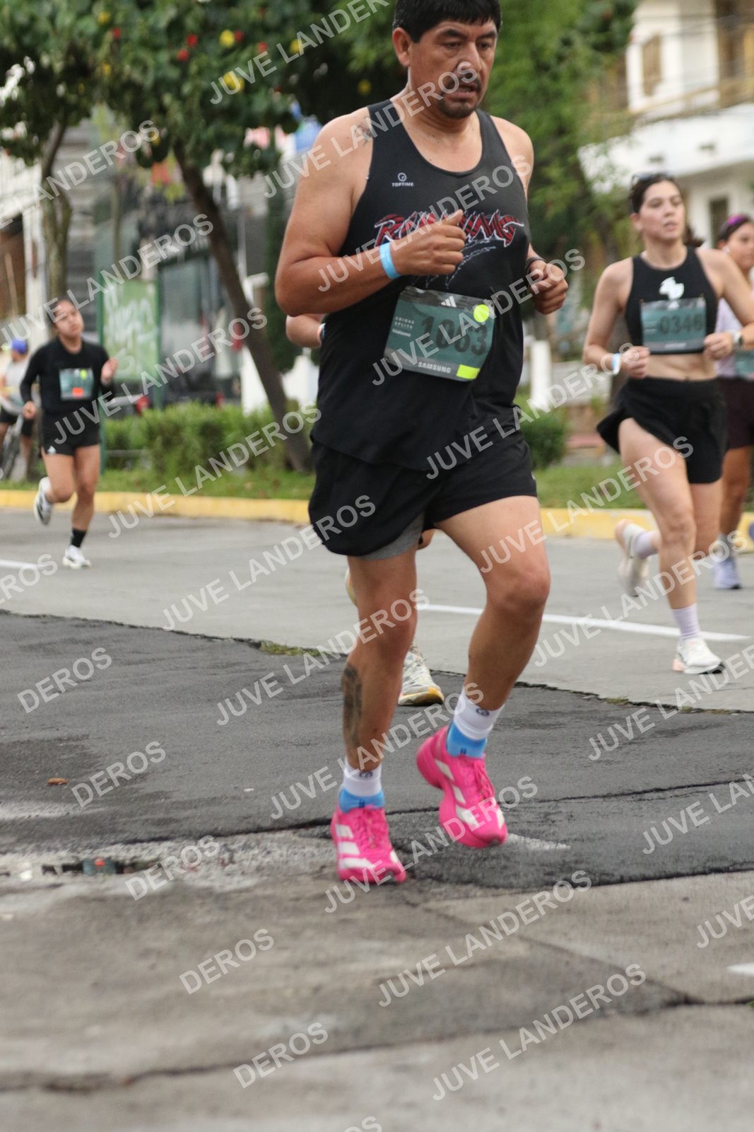 Foto de ADIDAS SPLITS GUADALAJARA 15K / 30K en Av. San Ignacio esquina Av. Ignacio L. Vallarta, Zapopan a las 06:54 · dorsal 1063, 346