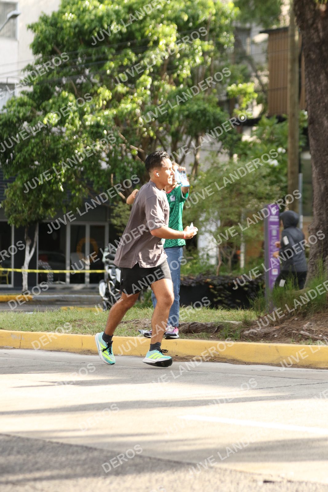 Foto de ADIDAS SPLITS GUADALAJARA 15K / 30K en Av. San Ignacio esquina Av. Ignacio L. Vallarta, Zapopan a las 08:59