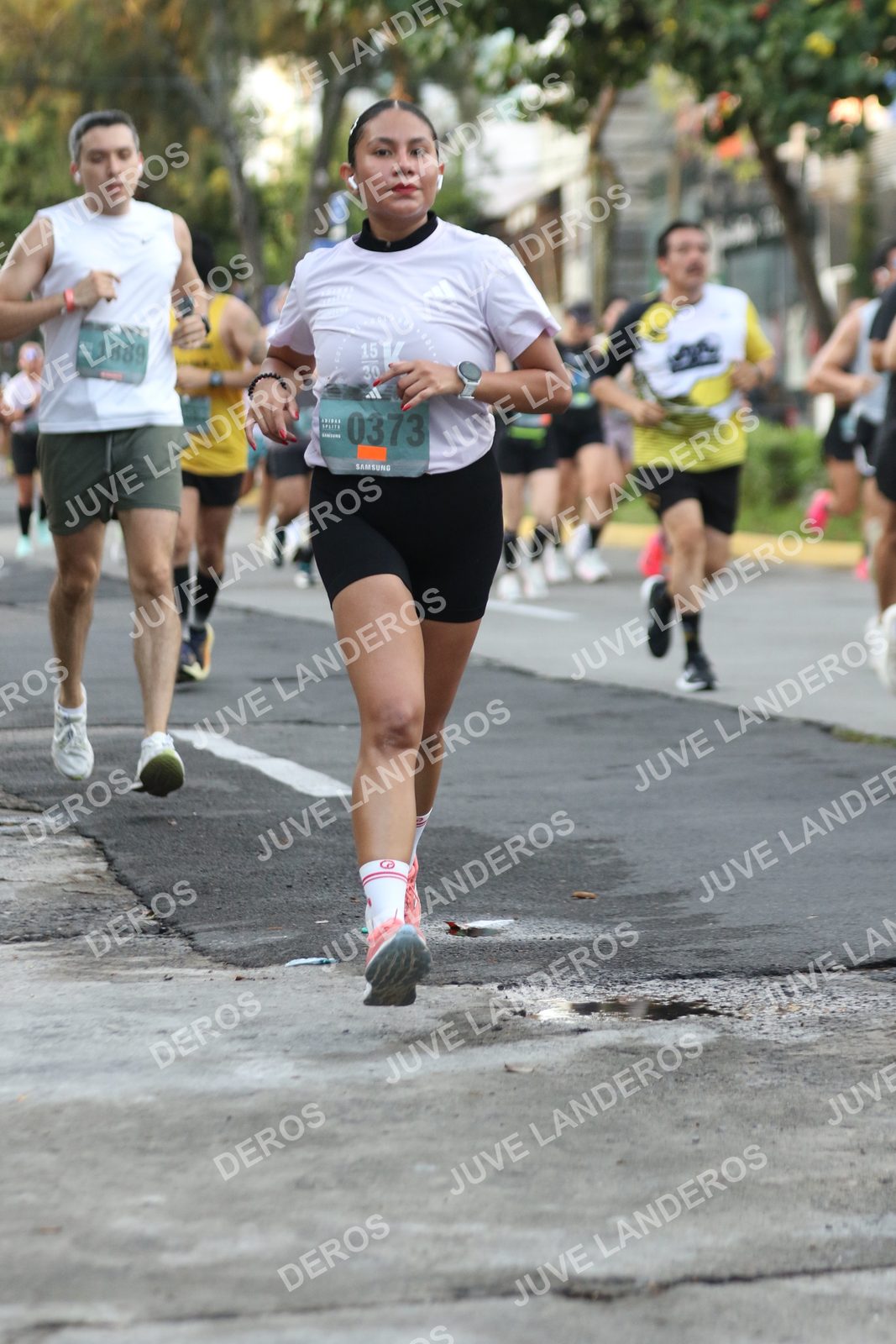 Foto de ADIDAS SPLITS GUADALAJARA 15K / 30K en Av. San Ignacio esquina Av. Ignacio L. Vallarta, Zapopan a las 07:07 · dorsal 373, 15, 30, 1889