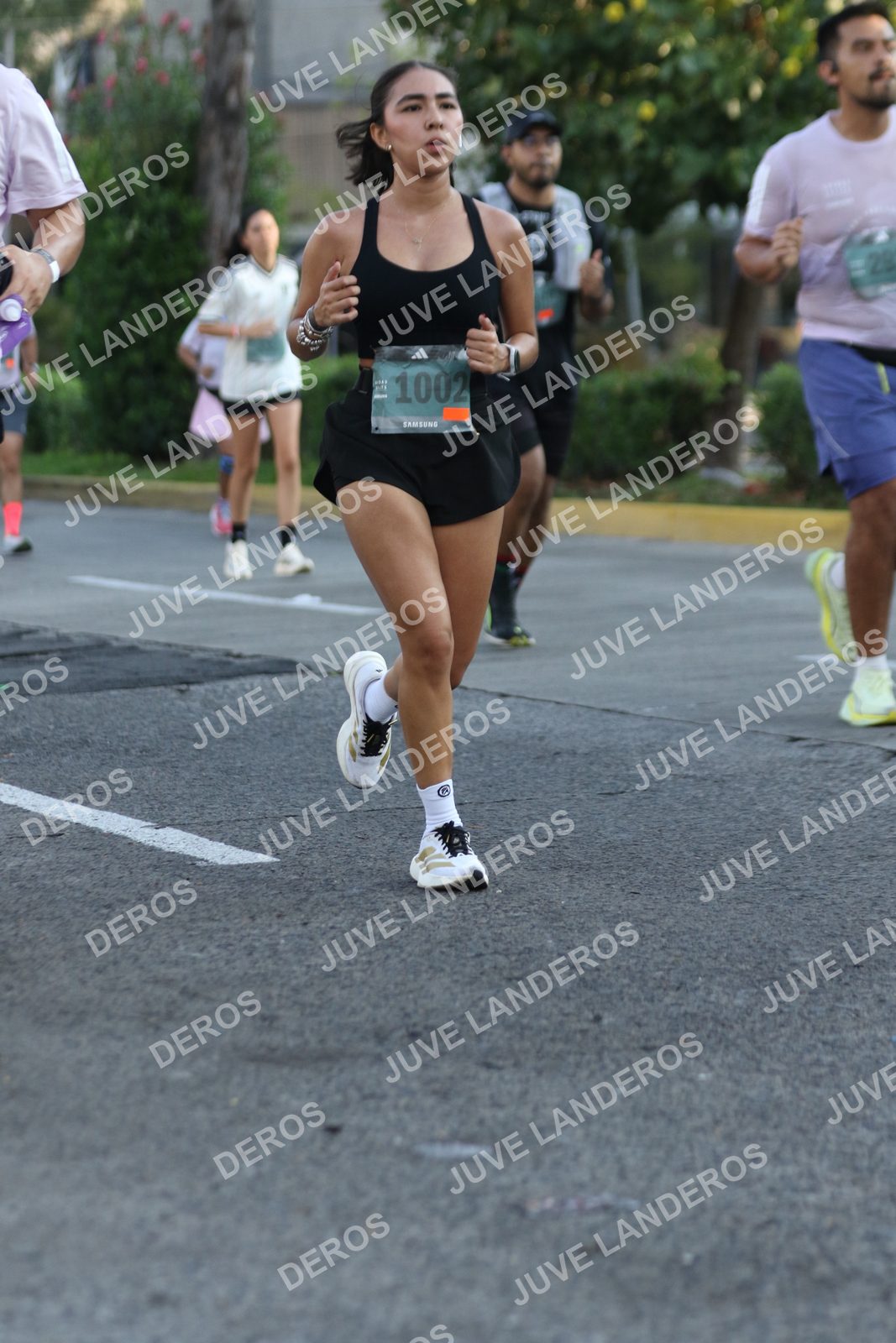 Foto de ADIDAS SPLITS GUADALAJARA 15K / 30K en Av. San Ignacio esquina Av. Ignacio L. Vallarta, Zapopan a las 07:45 · dorsal 1002