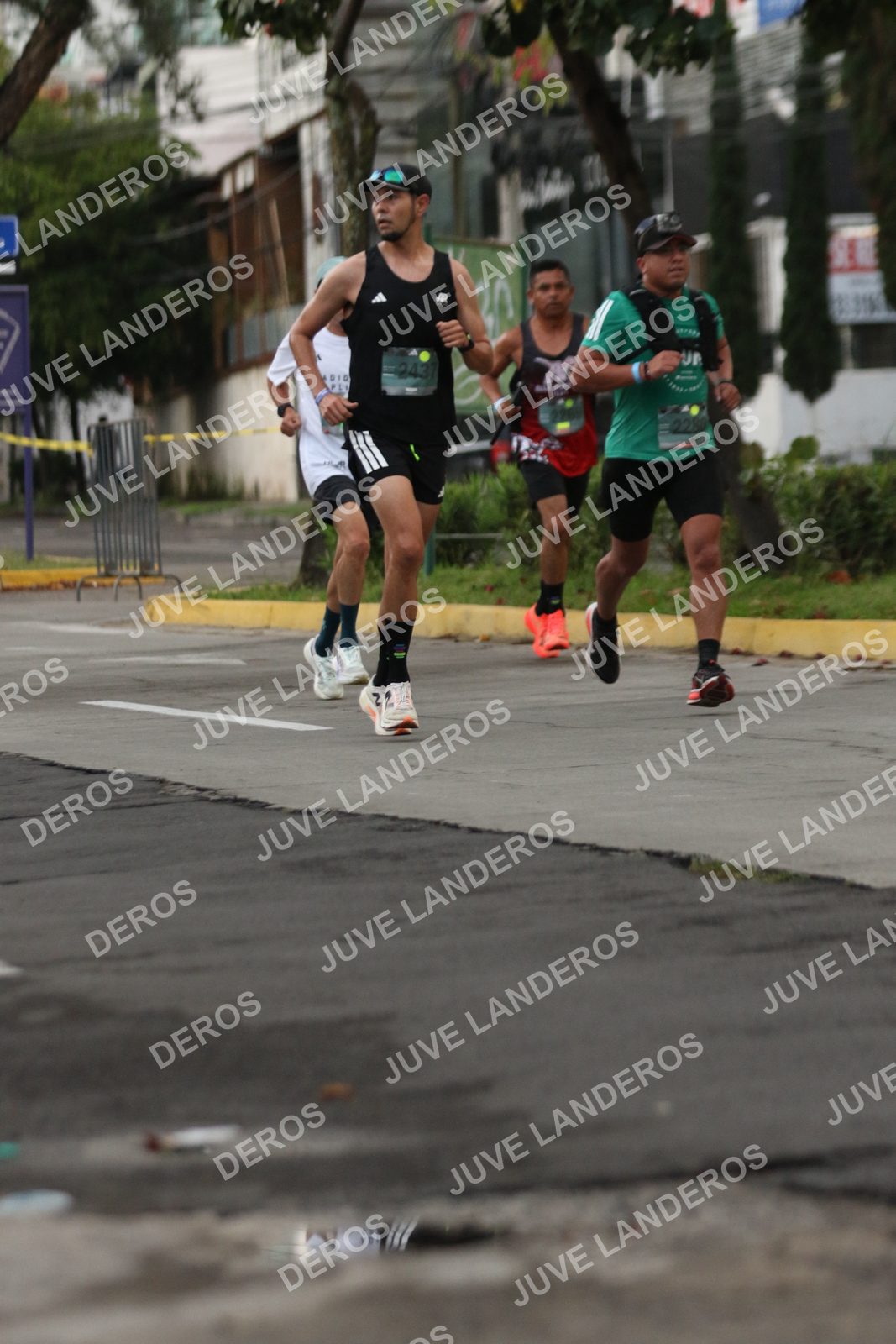Foto de ADIDAS SPLITS GUADALAJARA 15K / 30K en Av. San Ignacio esquina Av. Ignacio L. Vallarta, Zapopan a las 06:51 · dorsal 2437, 30, 22