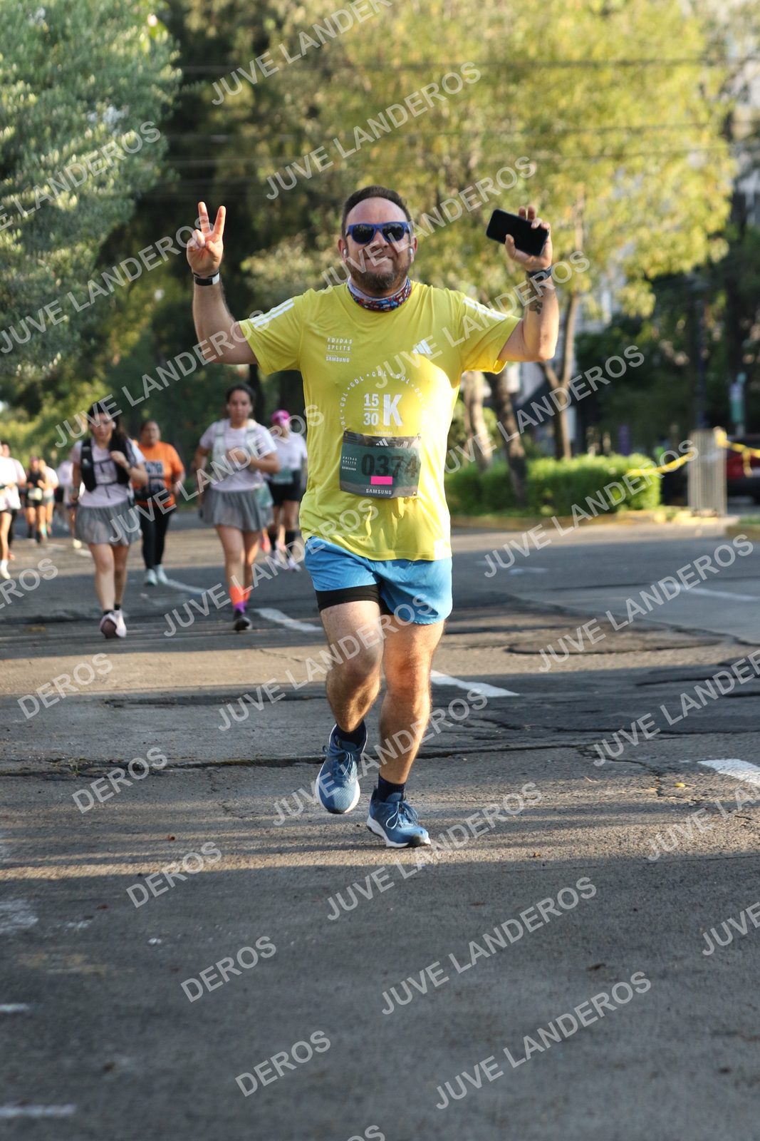 Foto de ADIDAS SPLITS GUADALAJARA 15K / 30K en Av. San Ignacio esquina Av. Ignacio L. Vallarta, Zapopan a las 07:53 · dorsal 30, 15, 374