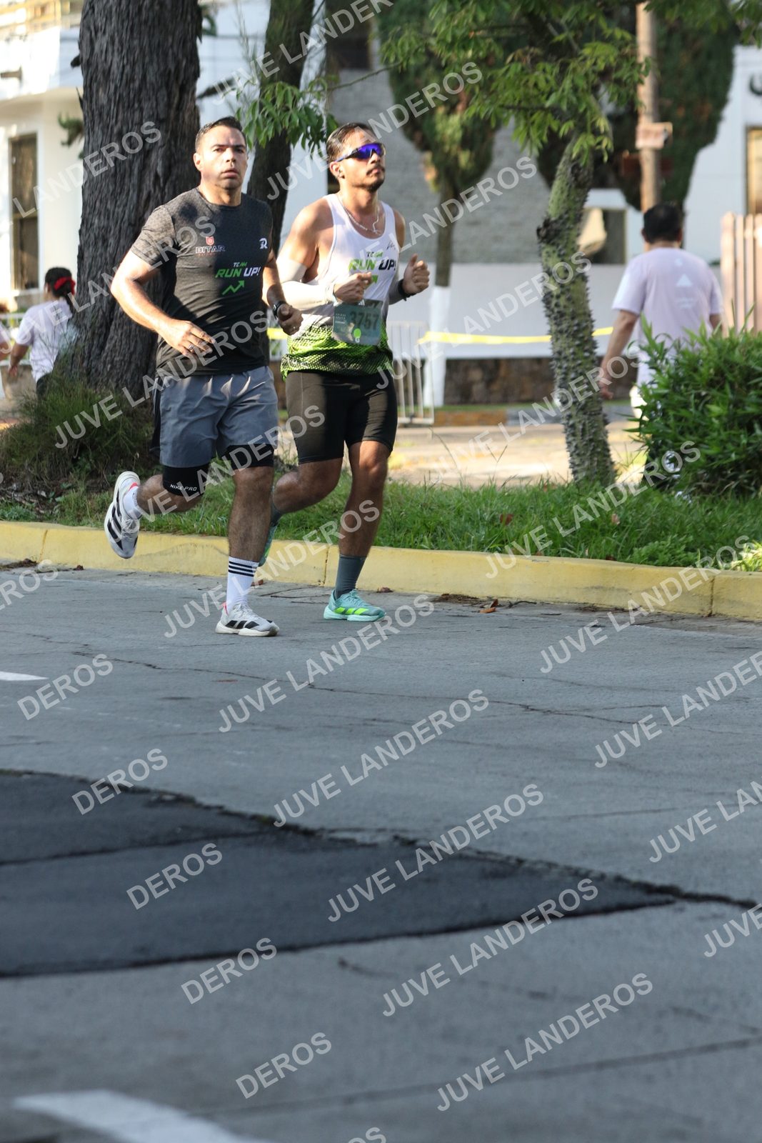 Foto de ADIDAS SPLITS GUADALAJARA 15K / 30K en Av. San Ignacio esquina Av. Ignacio L. Vallarta, Zapopan a las 08:07 · dorsal 3757