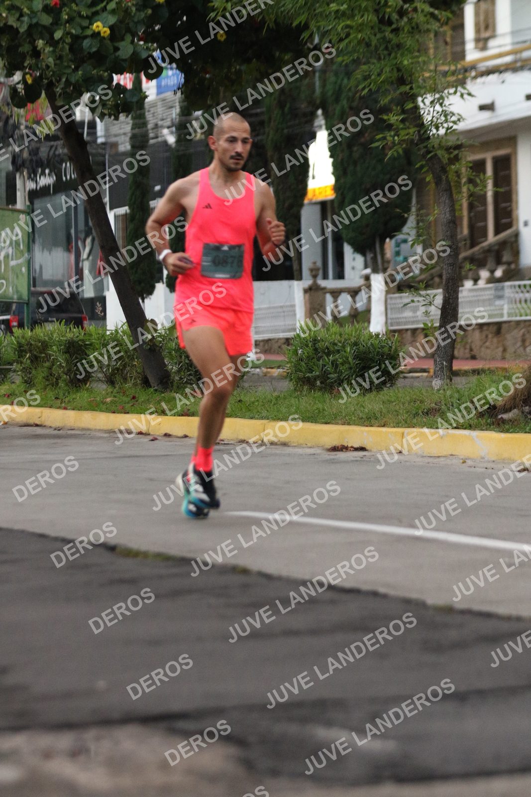 Foto de ADIDAS SPLITS GUADALAJARA 15K / 30K en Av. San Ignacio esquina Av. Ignacio L. Vallarta, Zapopan a las 06:46 · dorsal 876