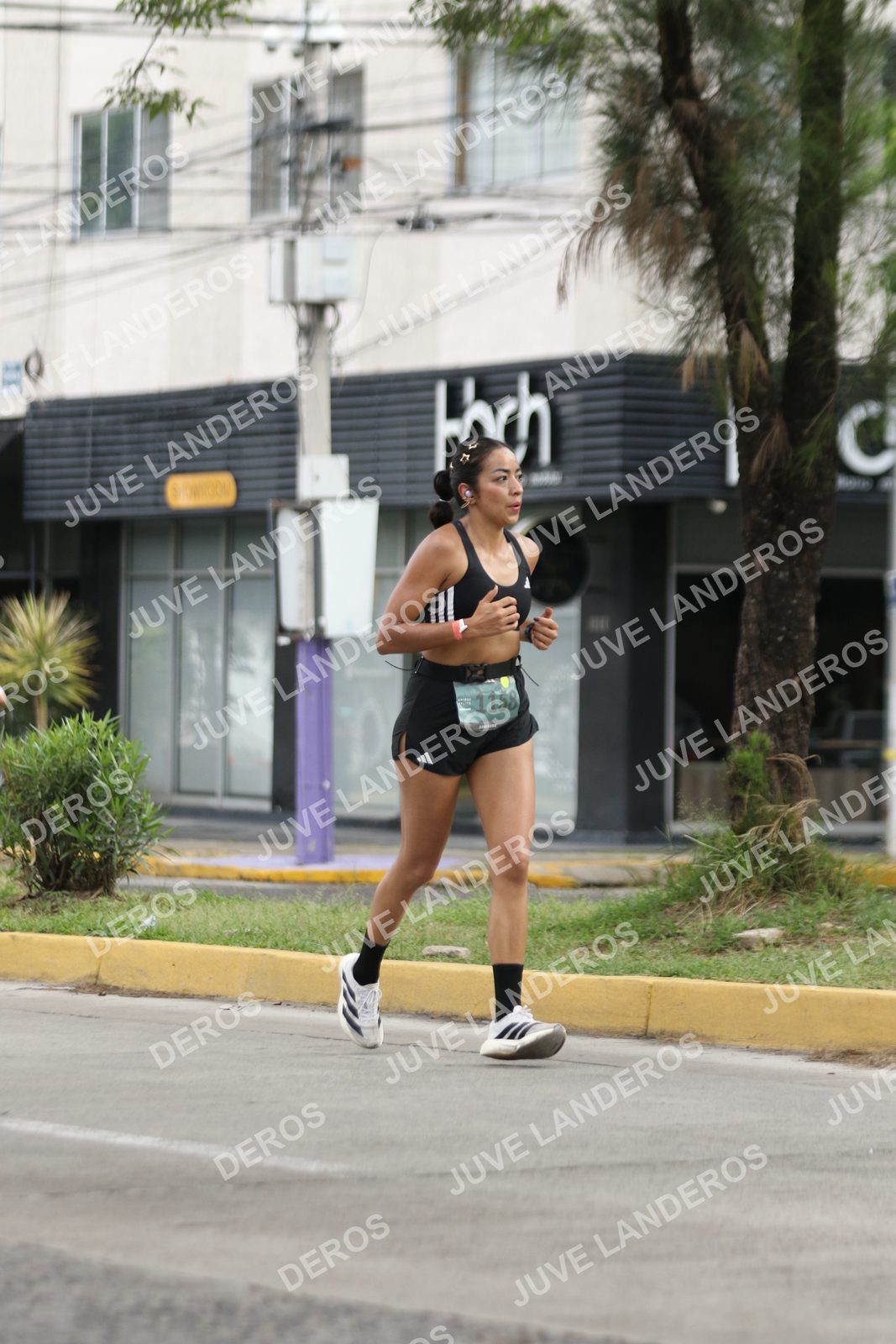 Foto de ADIDAS SPLITS GUADALAJARA 15K / 30K en Av. San Ignacio esquina Av. Ignacio L. Vallarta, Zapopan a las 09:04 · dorsal 1158