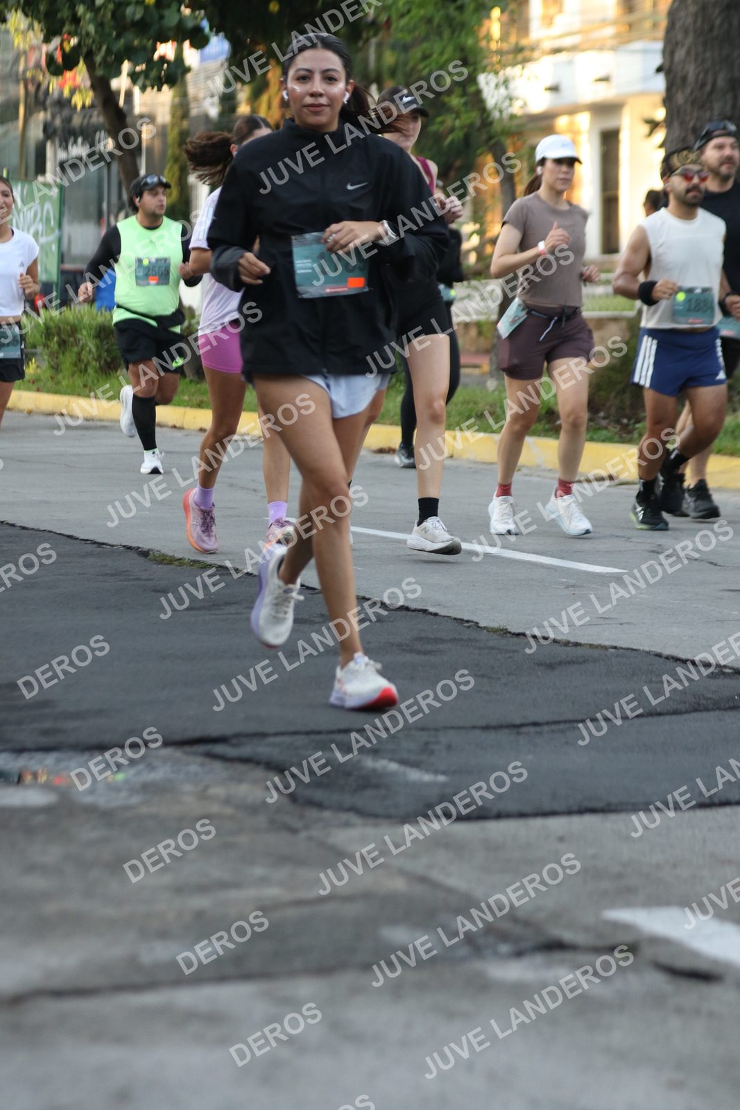 Foto de ADIDAS SPLITS GUADALAJARA 15K / 30K en Av. San Ignacio esquina Av. Ignacio L. Vallarta, Zapopan a las 07:13 · dorsal 1789, 188