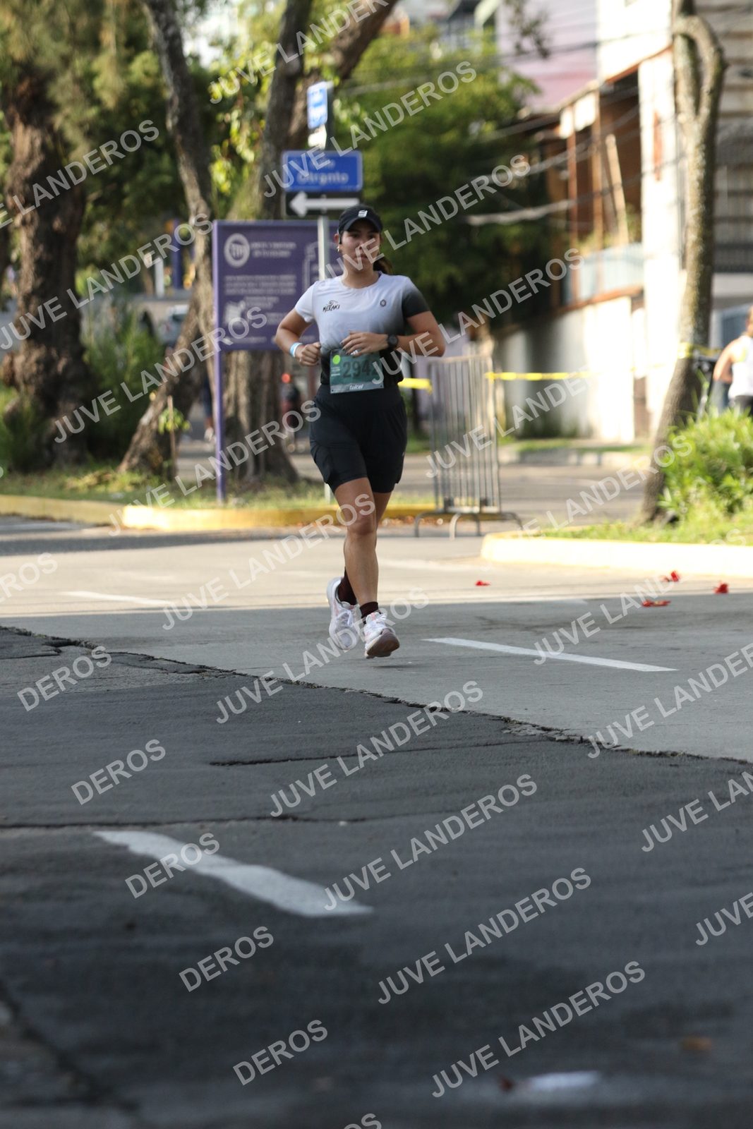 Foto de ADIDAS SPLITS GUADALAJARA 15K / 30K en Av. San Ignacio esquina Av. Ignacio L. Vallarta, Zapopan a las 08:29 · dorsal 2942