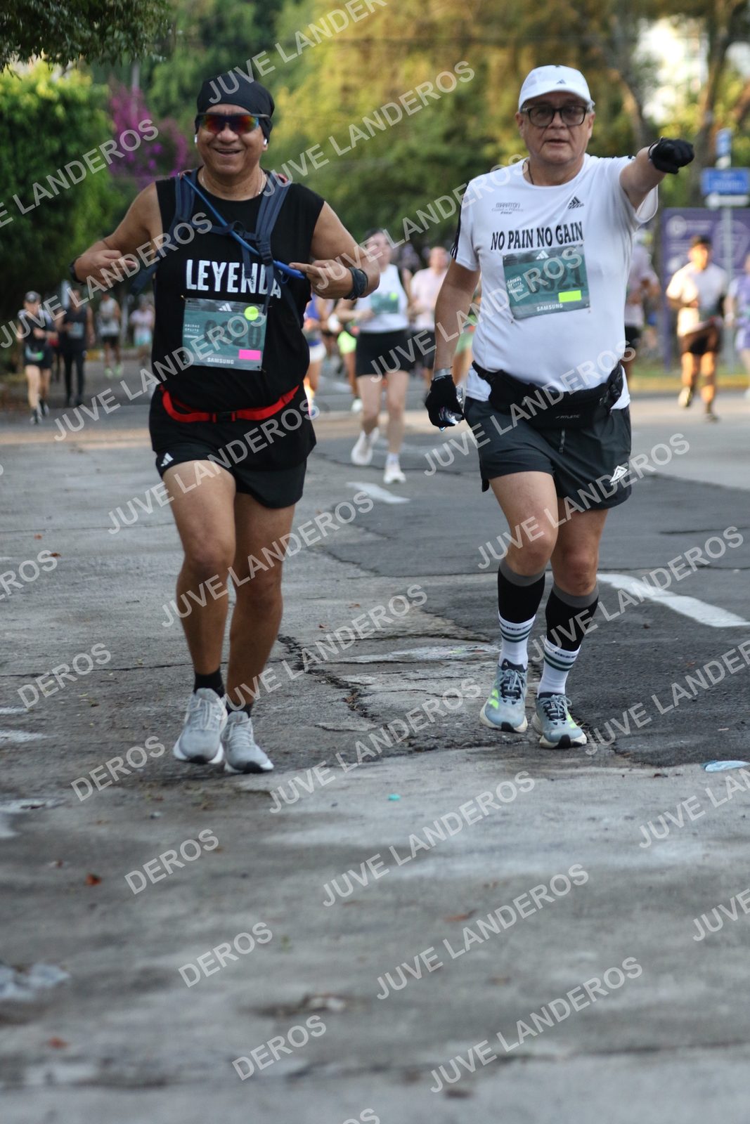 Foto de ADIDAS SPLITS GUADALAJARA 15K / 30K en Av. San Ignacio esquina Av. Ignacio L. Vallarta, Zapopan a las 07:14 · dorsal 620, 621