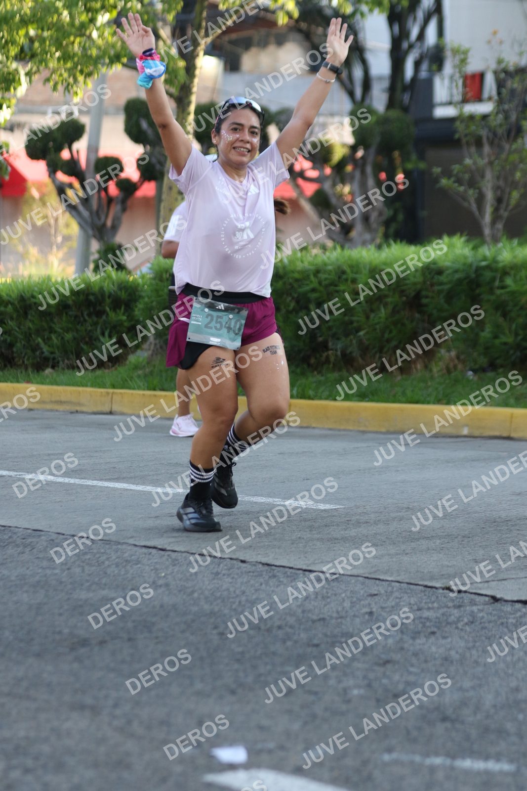 Foto de ADIDAS SPLITS GUADALAJARA 15K / 30K en Av. San Ignacio esquina Av. Ignacio L. Vallarta, Zapopan a las 07:47 · dorsal 2540
