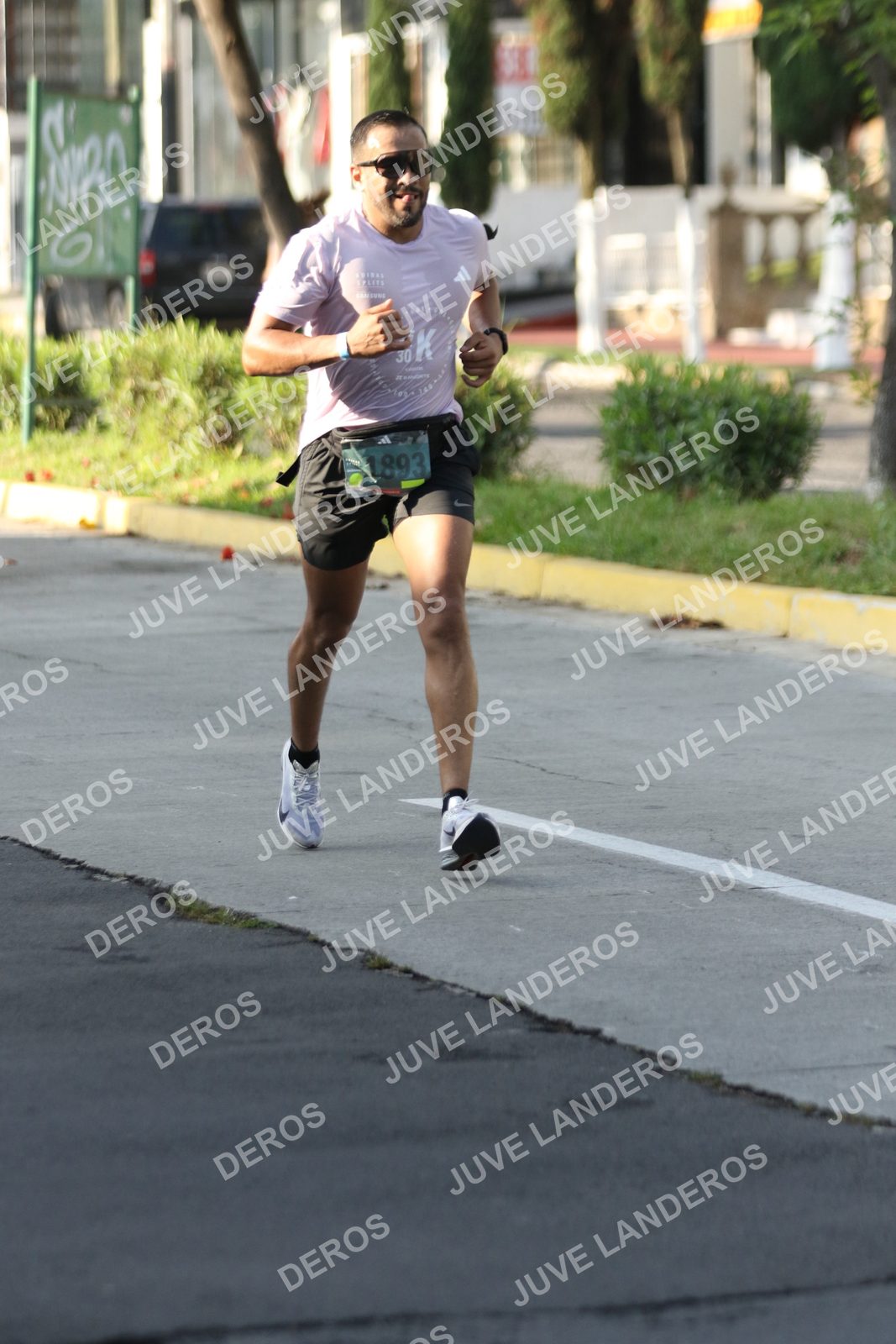 Foto de ADIDAS SPLITS GUADALAJARA 15K / 30K en Av. San Ignacio esquina Av. Ignacio L. Vallarta, Zapopan a las 08:19 · dorsal 1893