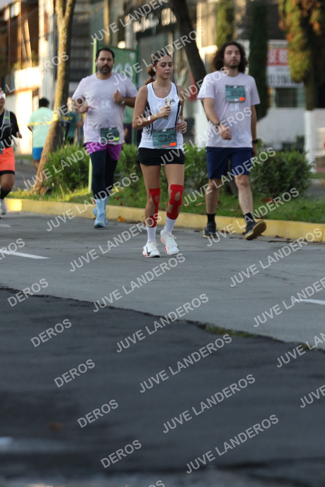 Foto de ADIDAS SPLITS GUADALAJARA 15K / 30K en Av. San Ignacio esquina Av. Ignacio L. Vallarta, Zapopan a las 07:21 · dorsal 2521, 2193