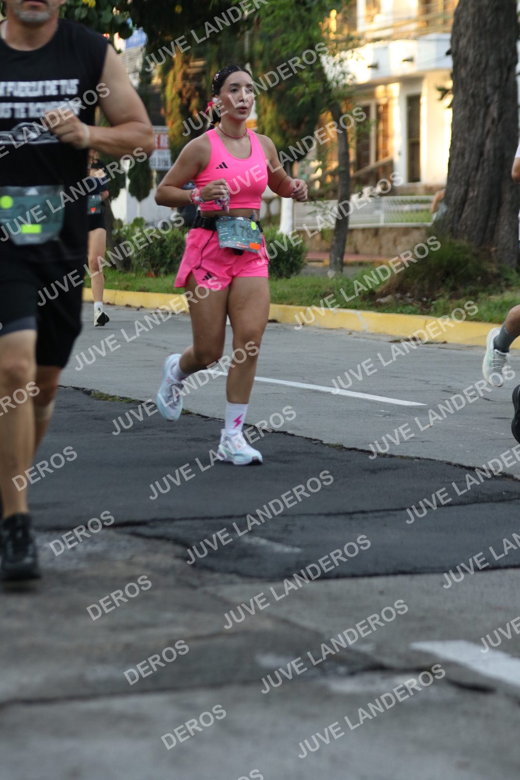 Foto de ADIDAS SPLITS GUADALAJARA 15K / 30K en Av. San Ignacio esquina Av. Ignacio L. Vallarta, Zapopan a las 07:14 · dorsal 3181, 1782