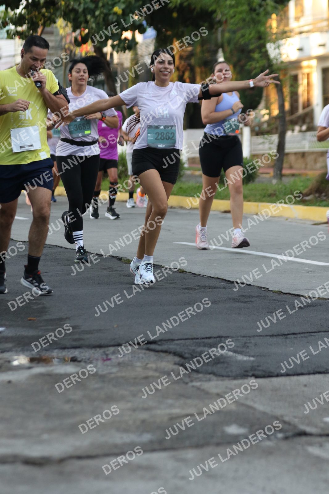 Foto de ADIDAS SPLITS GUADALAJARA 15K / 30K en Av. San Ignacio esquina Av. Ignacio L. Vallarta, Zapopan a las 07:10 · dorsal 2862, 3689, 30