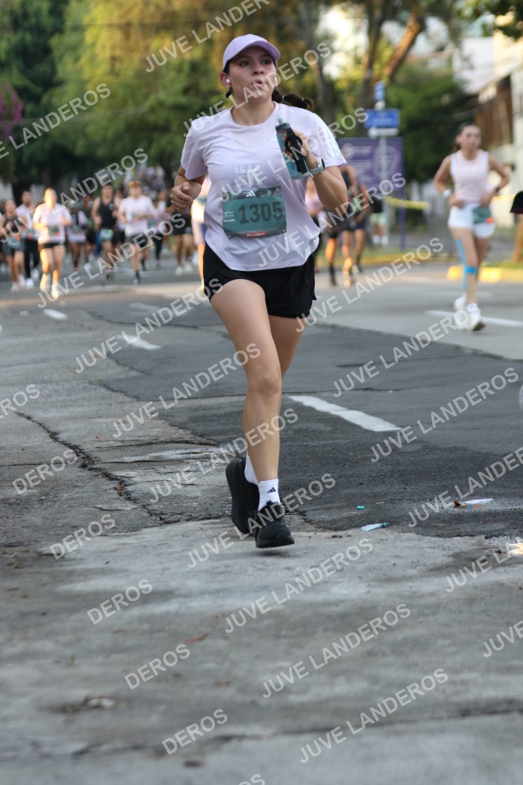 Foto de ADIDAS SPLITS GUADALAJARA 15K / 30K en Av. San Ignacio esquina Av. Ignacio L. Vallarta, Zapopan a las 07:12 · dorsal 1305