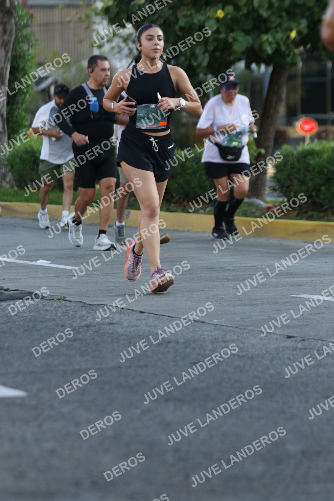 Foto de ADIDAS SPLITS GUADALAJARA 15K / 30K en Av. San Ignacio esquina Av. Ignacio L. Vallarta, Zapopan a las 07:42 · dorsal 1286