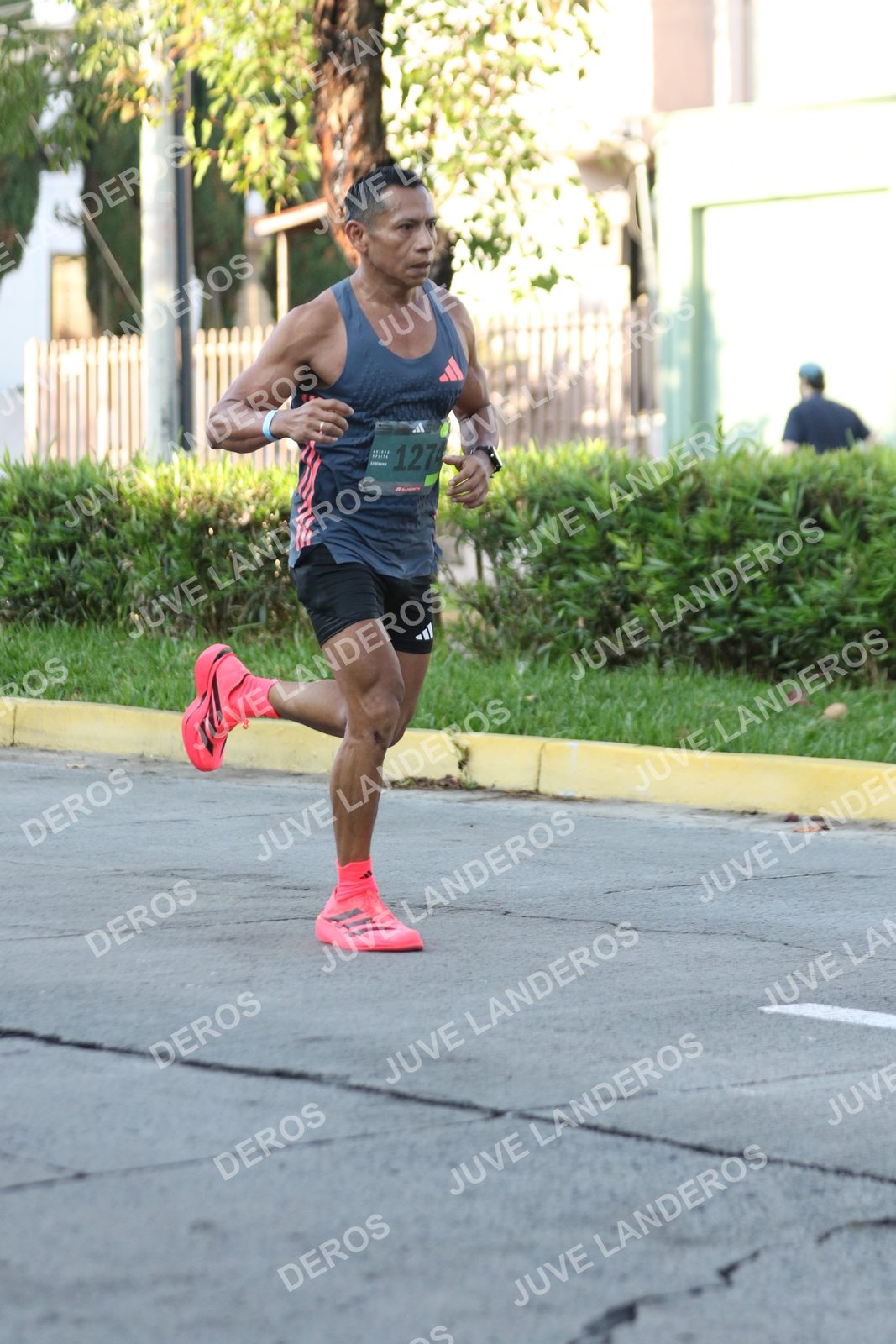 Foto de ADIDAS SPLITS GUADALAJARA 15K / 30K en Av. San Ignacio esquina Av. Ignacio L. Vallarta, Zapopan a las 07:57 · dorsal 127