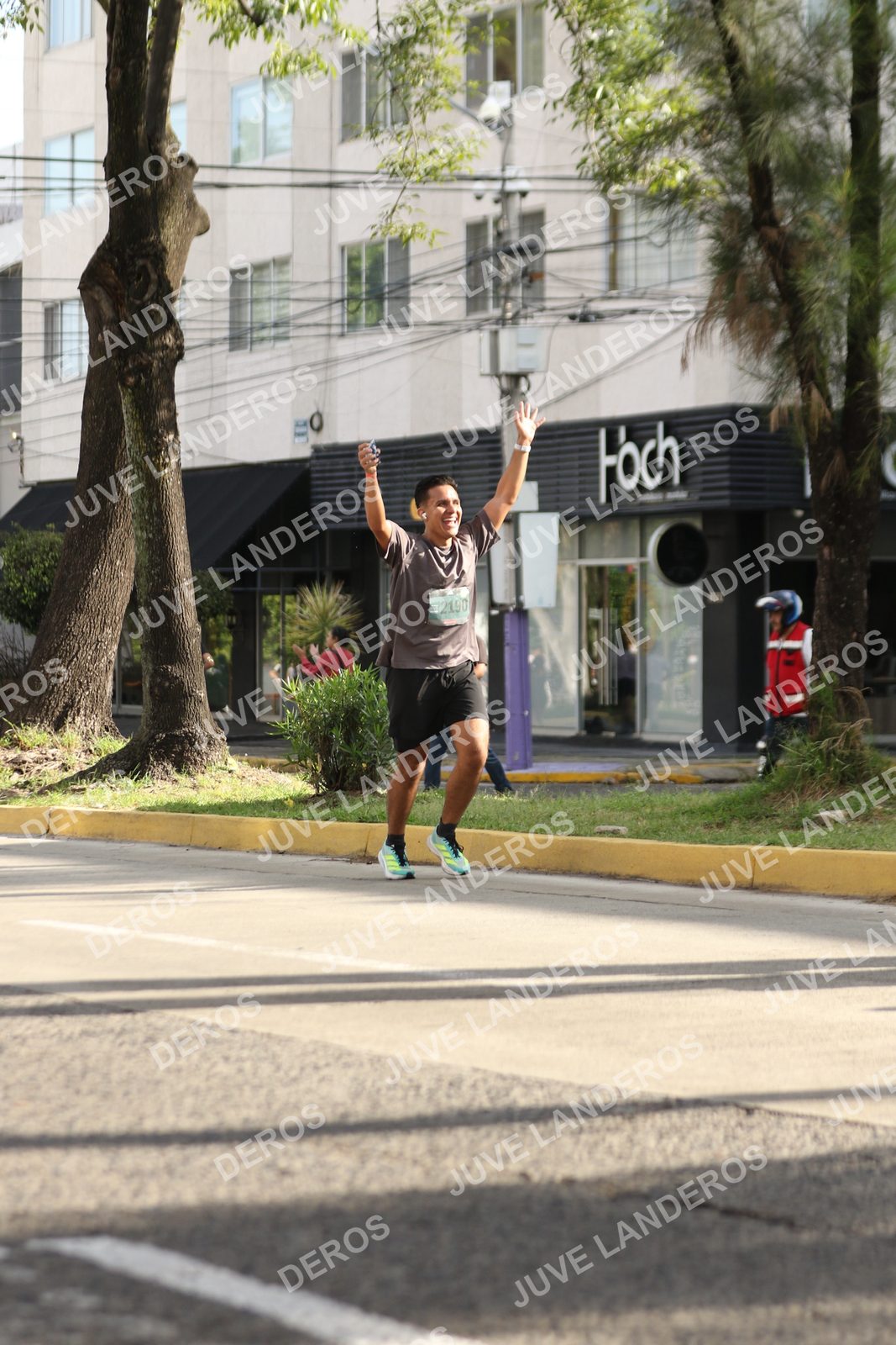 Foto de ADIDAS SPLITS GUADALAJARA 15K / 30K en Av. San Ignacio esquina Av. Ignacio L. Vallarta, Zapopan a las 08:59 · dorsal 2150