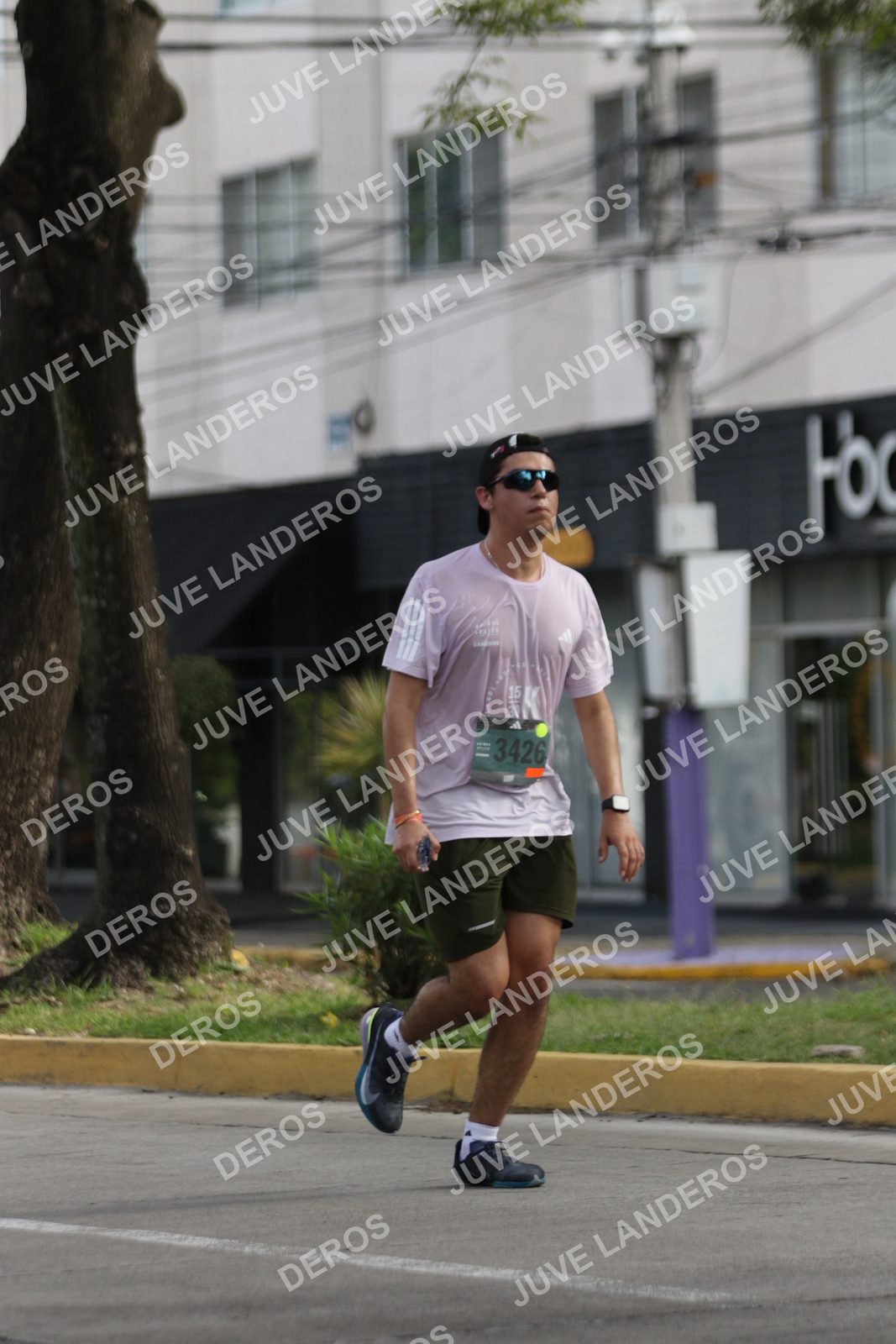 Foto de ADIDAS SPLITS GUADALAJARA 15K / 30K en Av. San Ignacio esquina Av. Ignacio L. Vallarta, Zapopan a las 09:01 · dorsal 3426