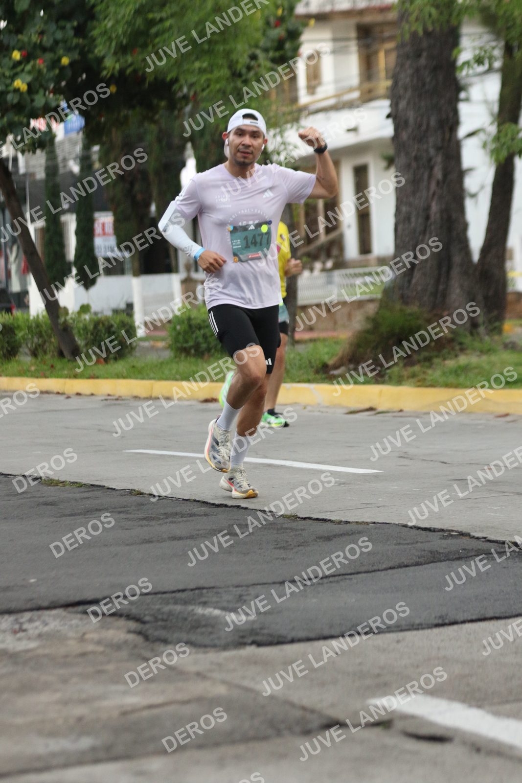 Foto de ADIDAS SPLITS GUADALAJARA 15K / 30K en Av. San Ignacio esquina Av. Ignacio L. Vallarta, Zapopan a las 06:55 · dorsal 1477