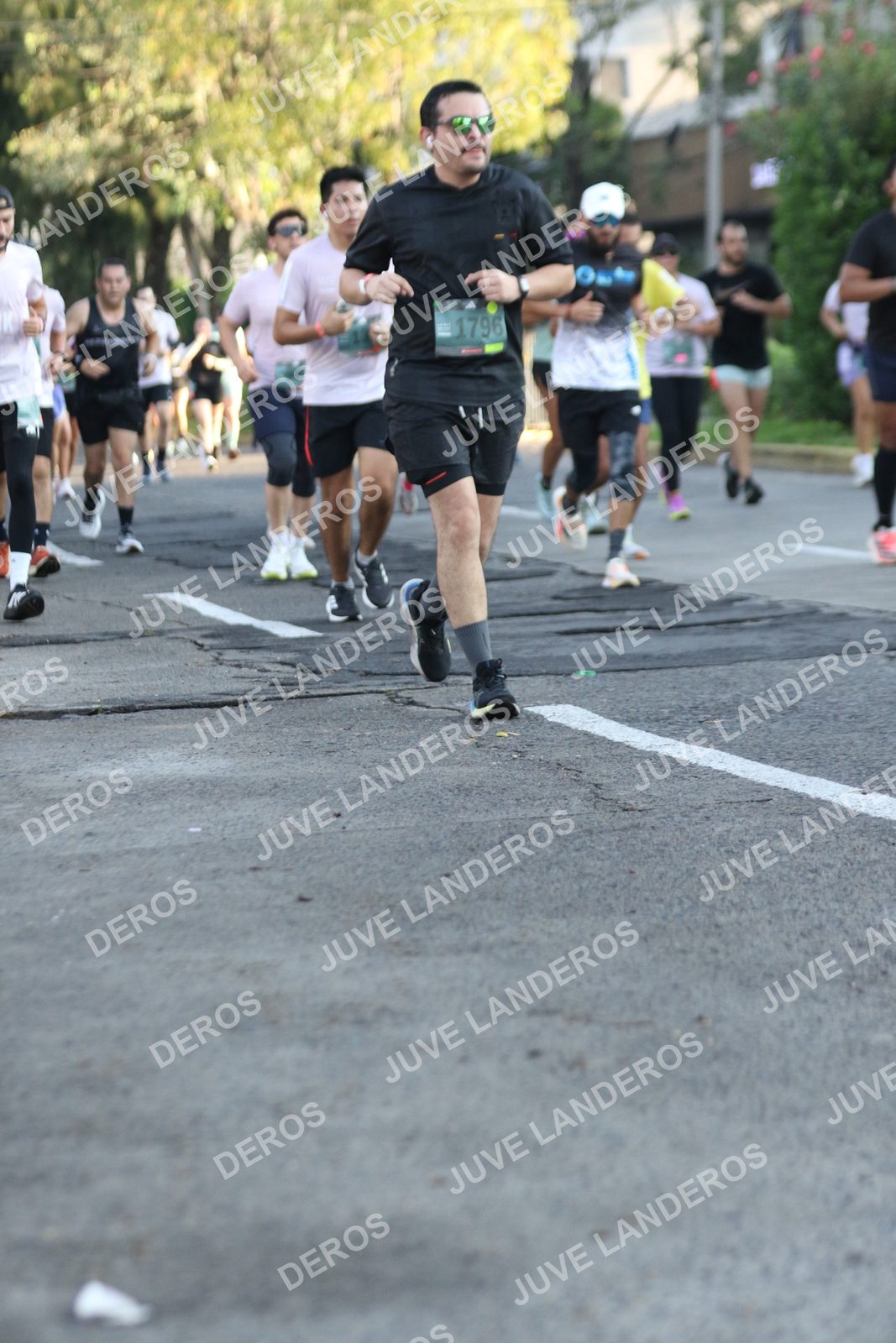 Foto de ADIDAS SPLITS GUADALAJARA 15K / 30K en Av. San Ignacio esquina Av. Ignacio L. Vallarta, Zapopan a las 07:38 · dorsal 1796