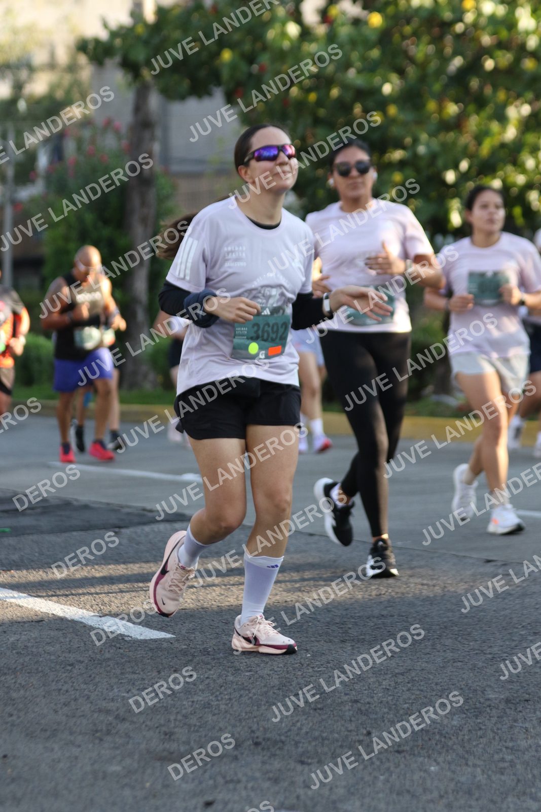 Foto de ADIDAS SPLITS GUADALAJARA 15K / 30K en Av. San Ignacio esquina Av. Ignacio L. Vallarta, Zapopan a las 07:50 · dorsal 3692