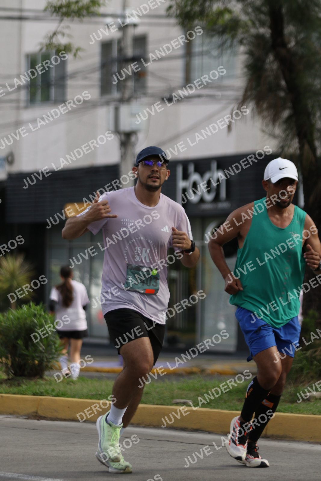 Foto de ADIDAS SPLITS GUADALAJARA 15K / 30K en Av. San Ignacio esquina Av. Ignacio L. Vallarta, Zapopan a las 09:02 · dorsal 3403