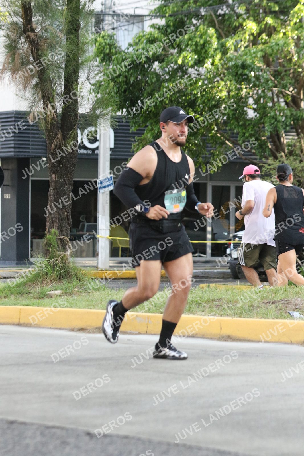 Foto de ADIDAS SPLITS GUADALAJARA 15K / 30K en Av. San Ignacio esquina Av. Ignacio L. Vallarta, Zapopan a las 08:41 · dorsal 2093