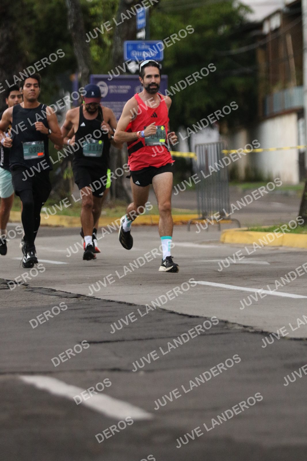 Foto de ADIDAS SPLITS GUADALAJARA 15K / 30K en Av. San Ignacio esquina Av. Ignacio L. Vallarta, Zapopan a las 06:47 · dorsal 1112, 446
