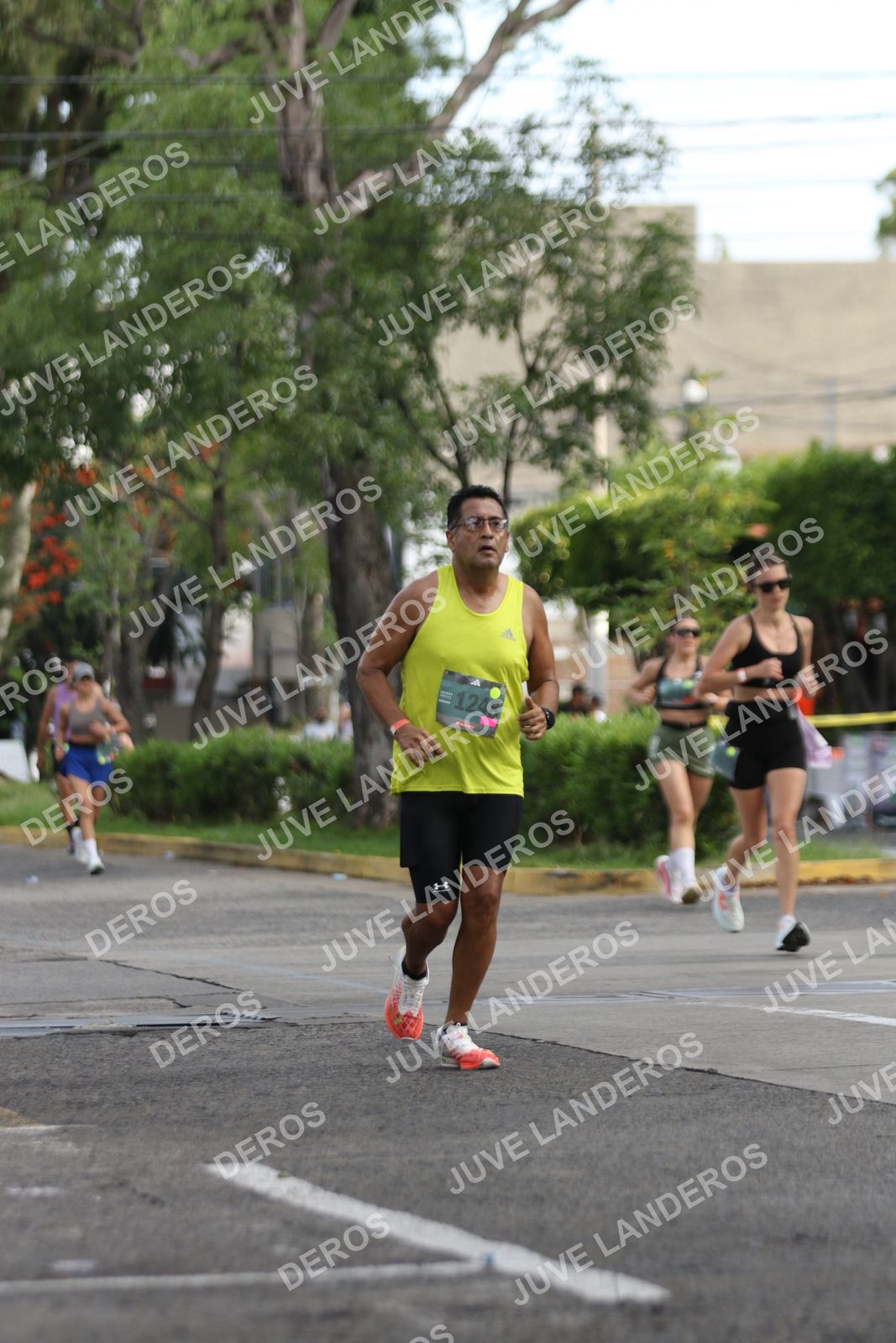 Foto de ADIDAS SPLITS GUADALAJARA 15K / 30K en Av. San Ignacio esquina Av. Ignacio L. Vallarta, Zapopan a las 09:00 · dorsal 1248
