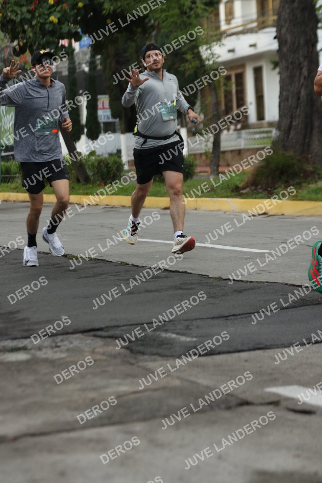 Foto de ADIDAS SPLITS GUADALAJARA 15K / 30K en Av. San Ignacio esquina Av. Ignacio L. Vallarta, Zapopan a las 06:56 · dorsal 2528, 251
