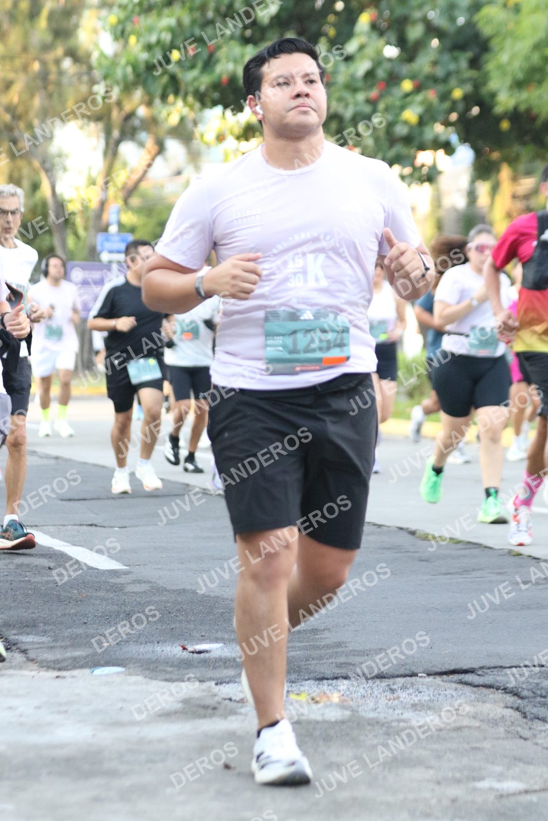 Foto de ADIDAS SPLITS GUADALAJARA 15K / 30K en Av. San Ignacio esquina Av. Ignacio L. Vallarta, Zapopan a las 07:16 · dorsal 1254, 15
