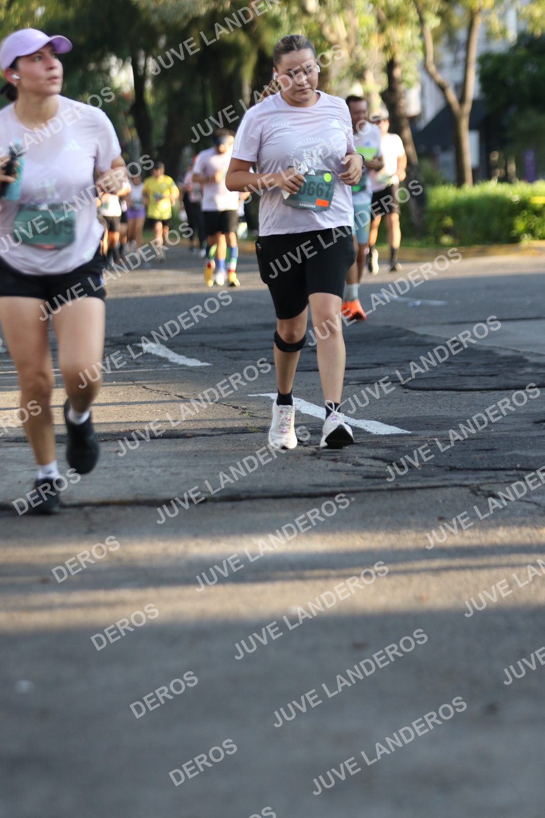 Foto de ADIDAS SPLITS GUADALAJARA 15K / 30K en Av. San Ignacio esquina Av. Ignacio L. Vallarta, Zapopan a las 07:48 · dorsal 1305
