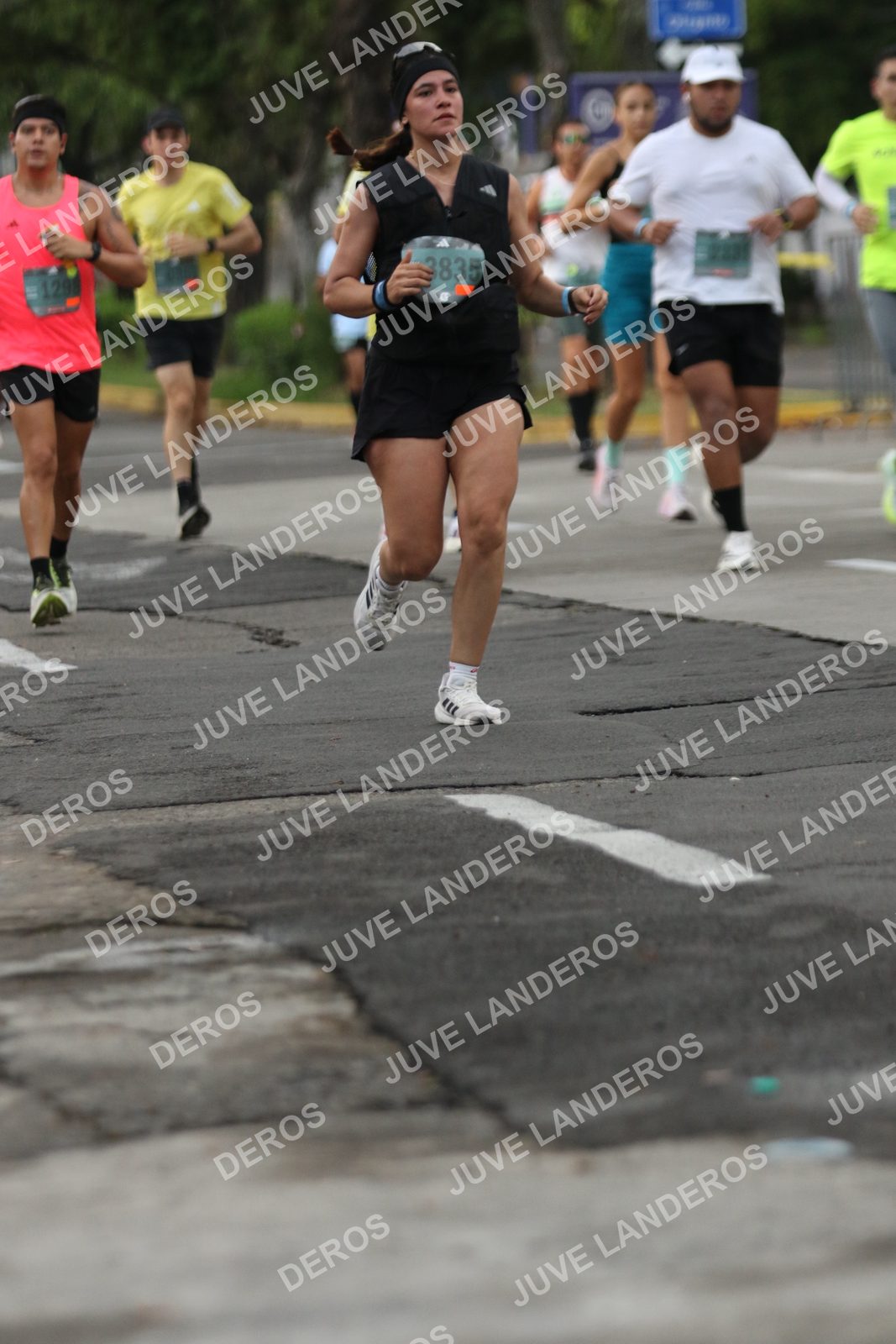 Foto de ADIDAS SPLITS GUADALAJARA 15K / 30K en Av. San Ignacio esquina Av. Ignacio L. Vallarta, Zapopan a las 06:57 · dorsal 3835, 1298
