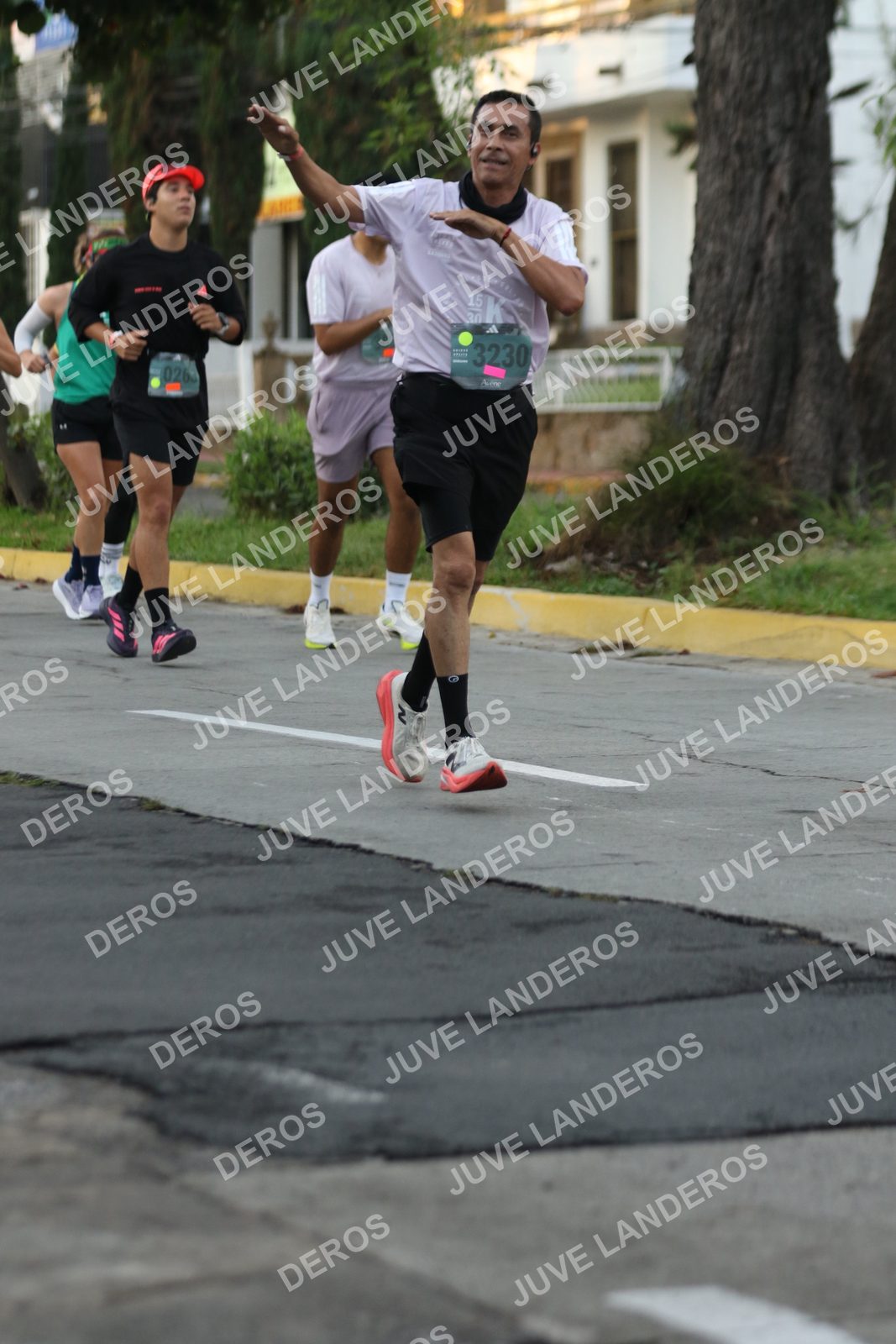 Foto de ADIDAS SPLITS GUADALAJARA 15K / 30K en Av. San Ignacio esquina Av. Ignacio L. Vallarta, Zapopan a las 07:05 · dorsal 3230, 15, 263