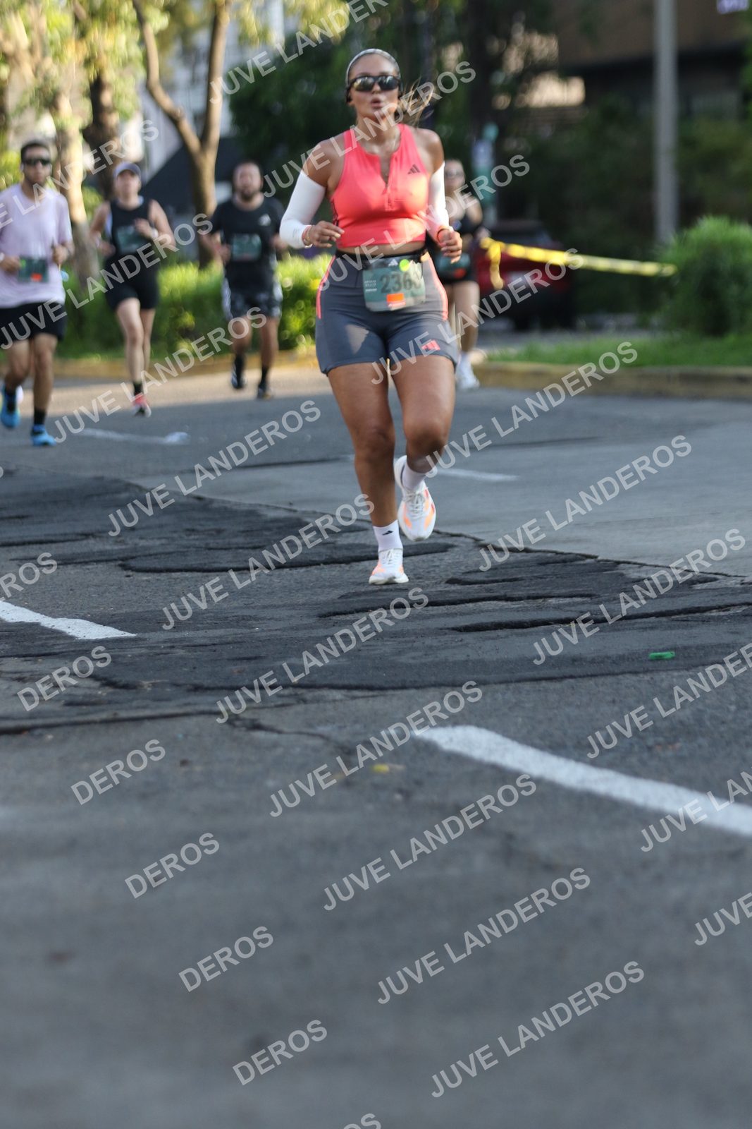 Foto de ADIDAS SPLITS GUADALAJARA 15K / 30K en Av. San Ignacio esquina Av. Ignacio L. Vallarta, Zapopan a las 07:46 · dorsal 2360