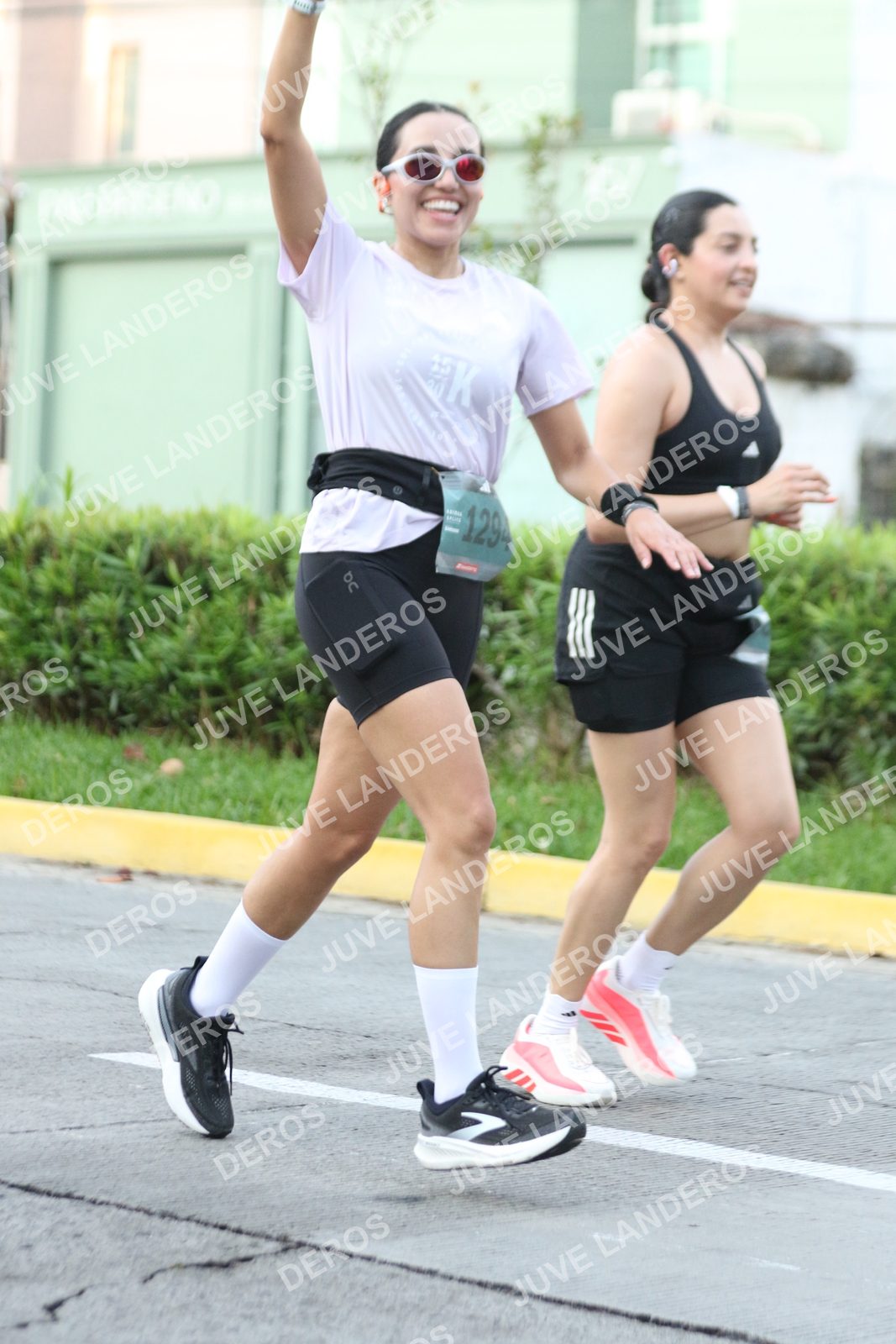 Foto de ADIDAS SPLITS GUADALAJARA 15K / 30K en Av. San Ignacio esquina Av. Ignacio L. Vallarta, Zapopan a las 07:18 · dorsal 1294