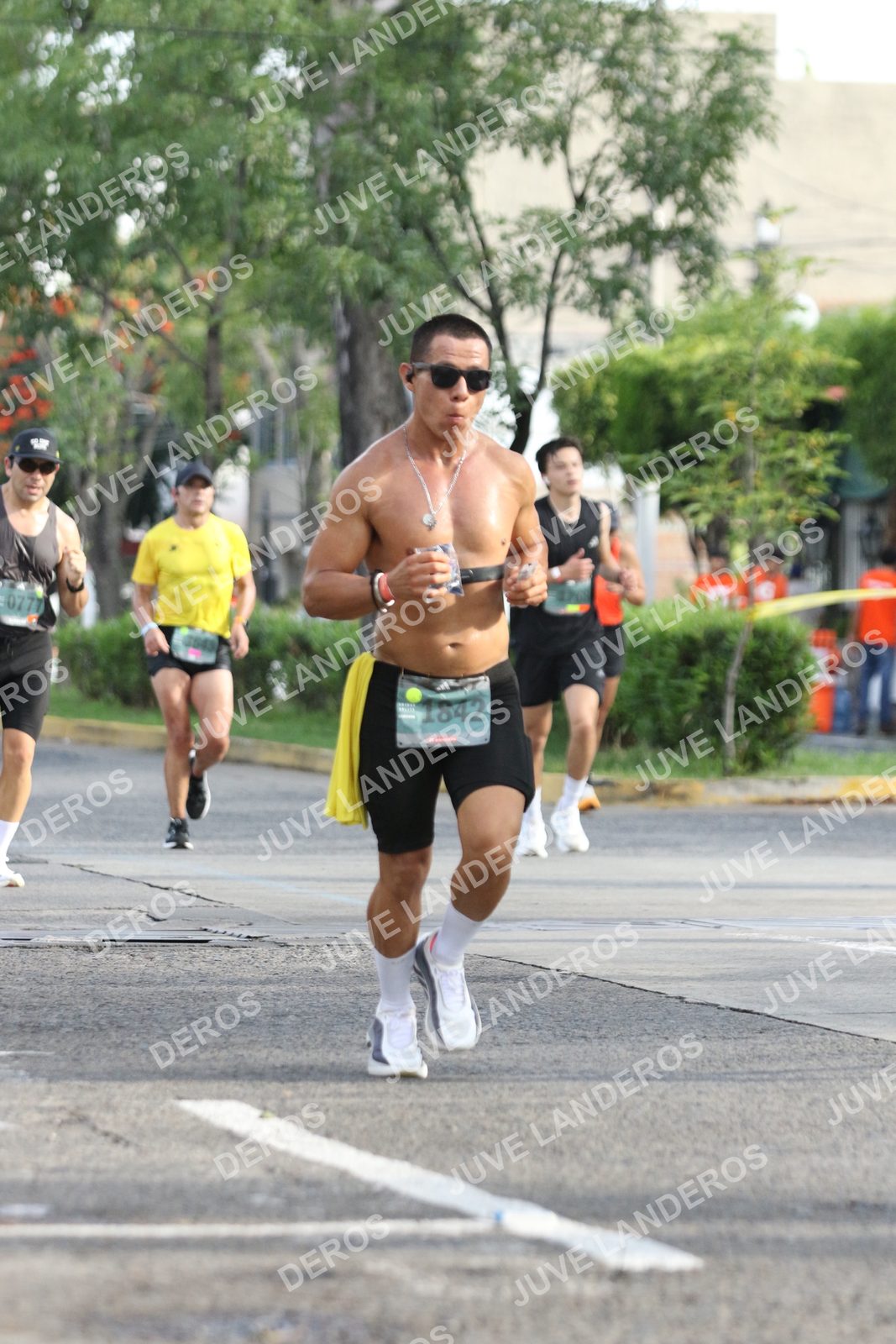 Foto de ADIDAS SPLITS GUADALAJARA 15K / 30K en Av. San Ignacio esquina Av. Ignacio L. Vallarta, Zapopan a las 08:47 · dorsal 1842, 777