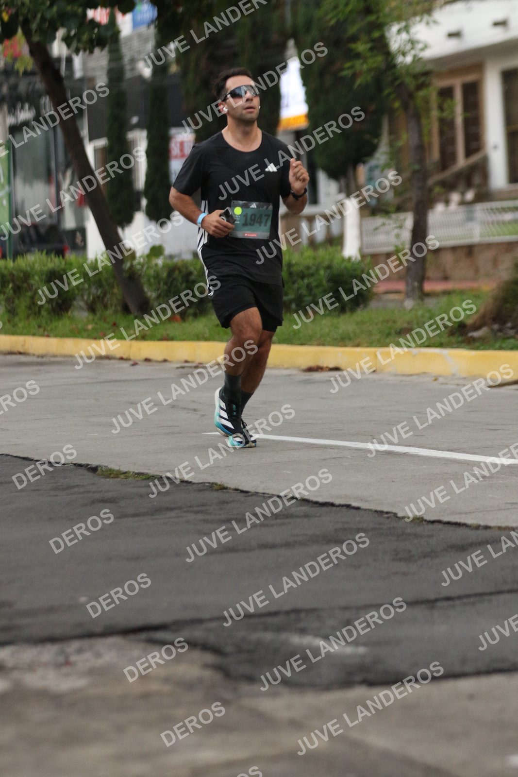 Foto de ADIDAS SPLITS GUADALAJARA 15K / 30K en Av. San Ignacio esquina Av. Ignacio L. Vallarta, Zapopan a las 06:51 · dorsal 1947