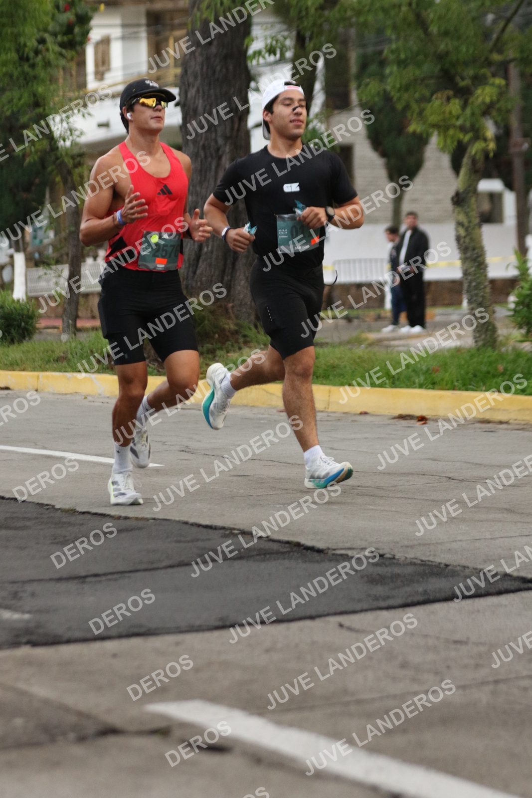 Foto de ADIDAS SPLITS GUADALAJARA 15K / 30K en Av. San Ignacio esquina Av. Ignacio L. Vallarta, Zapopan a las 06:49 · dorsal 2576